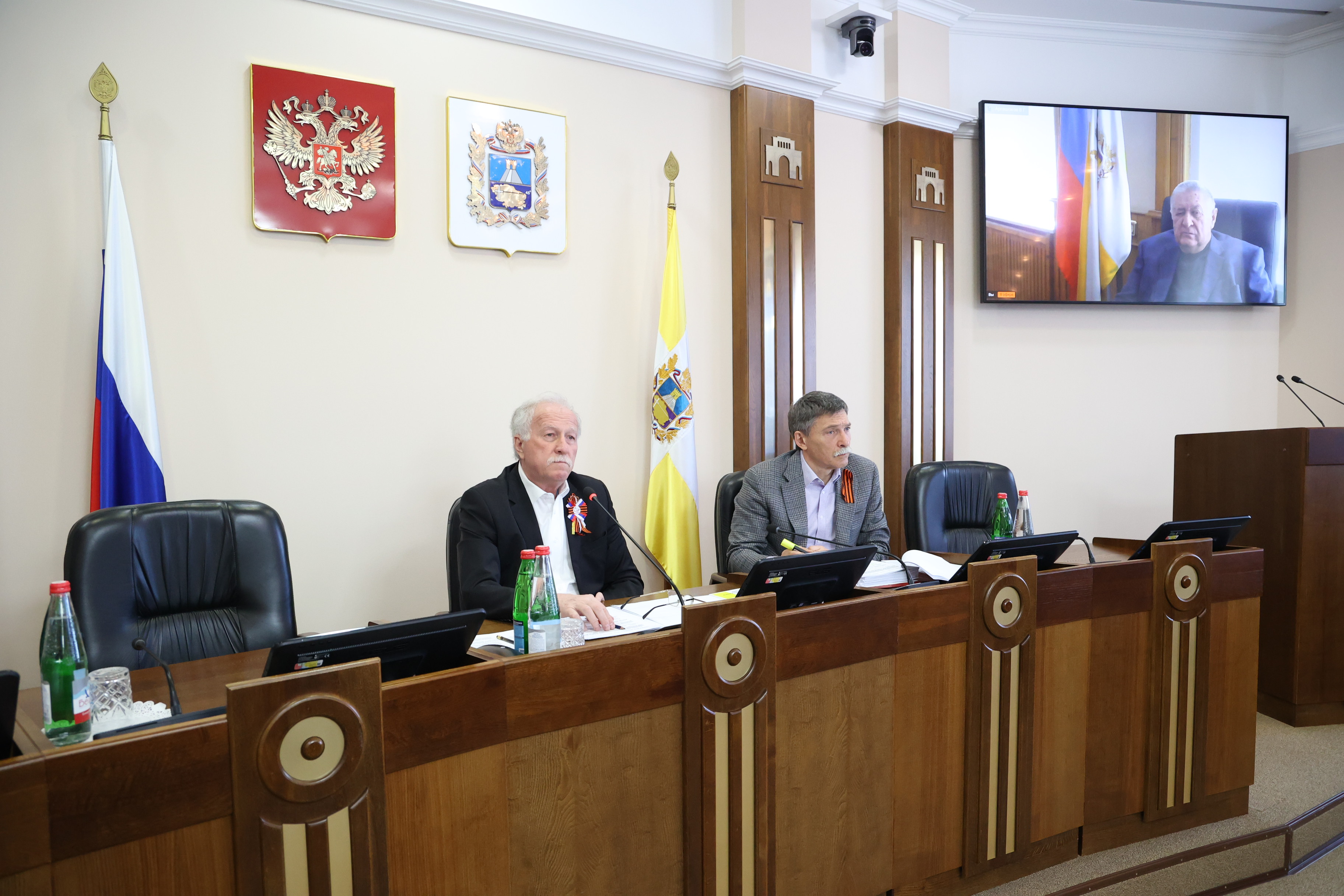 Утверждена повестка апрельского заседания Думы