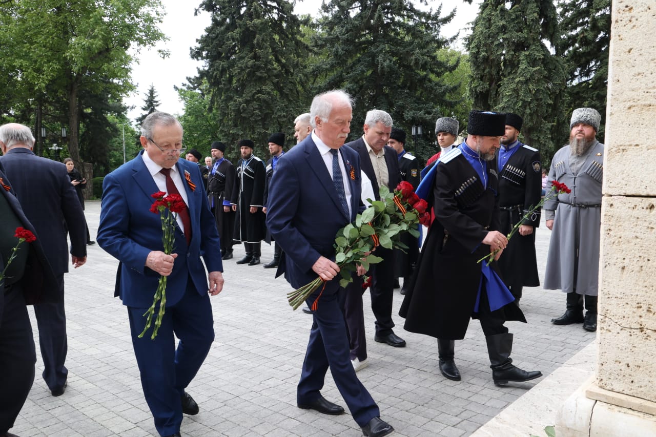 Николай Великдань и депутаты Думы Ставрополья обсудили с федеральными законодателями вопросы реализации Стратегии государственной национальной политики