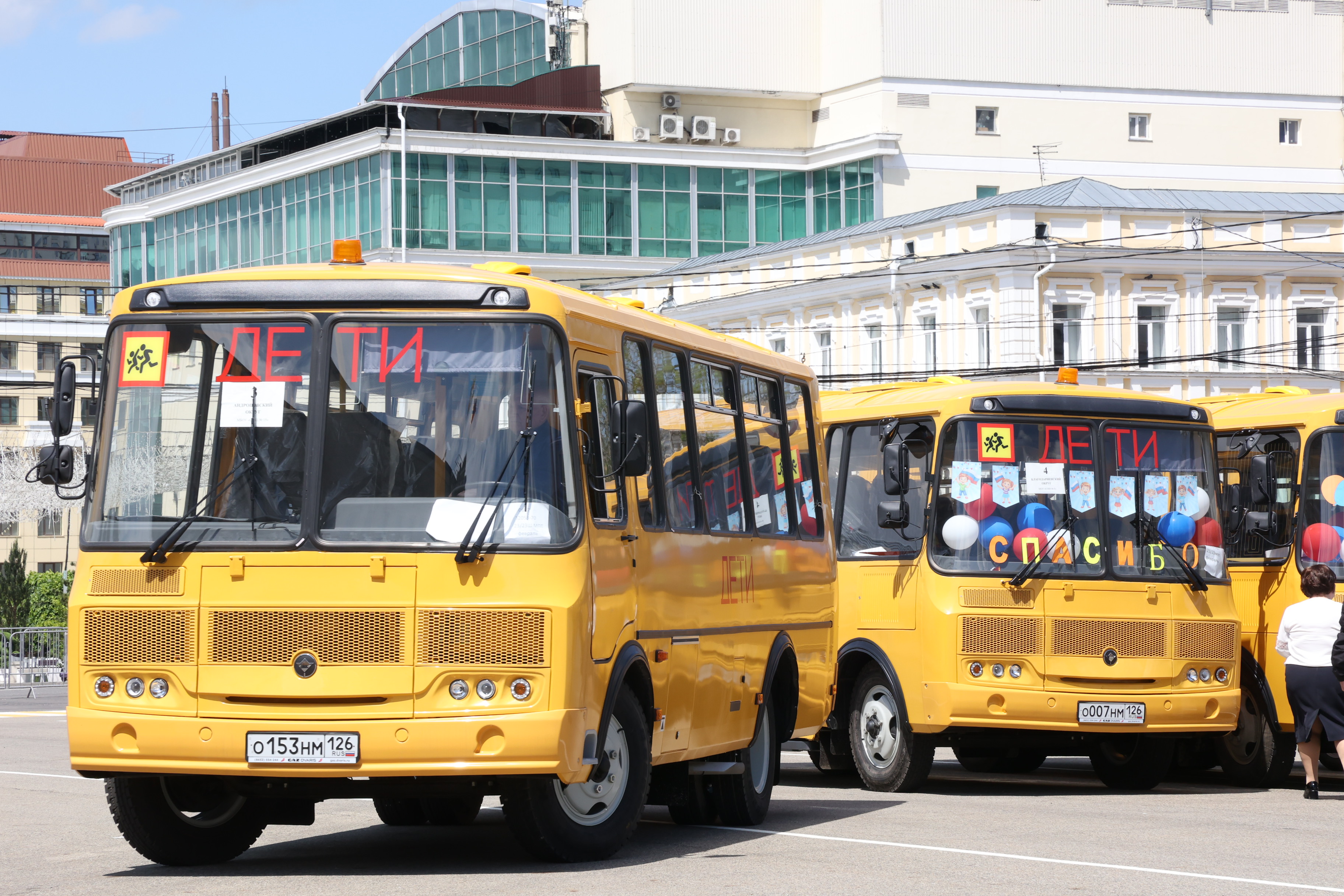 На Ставрополье школам края передан 41 автобус