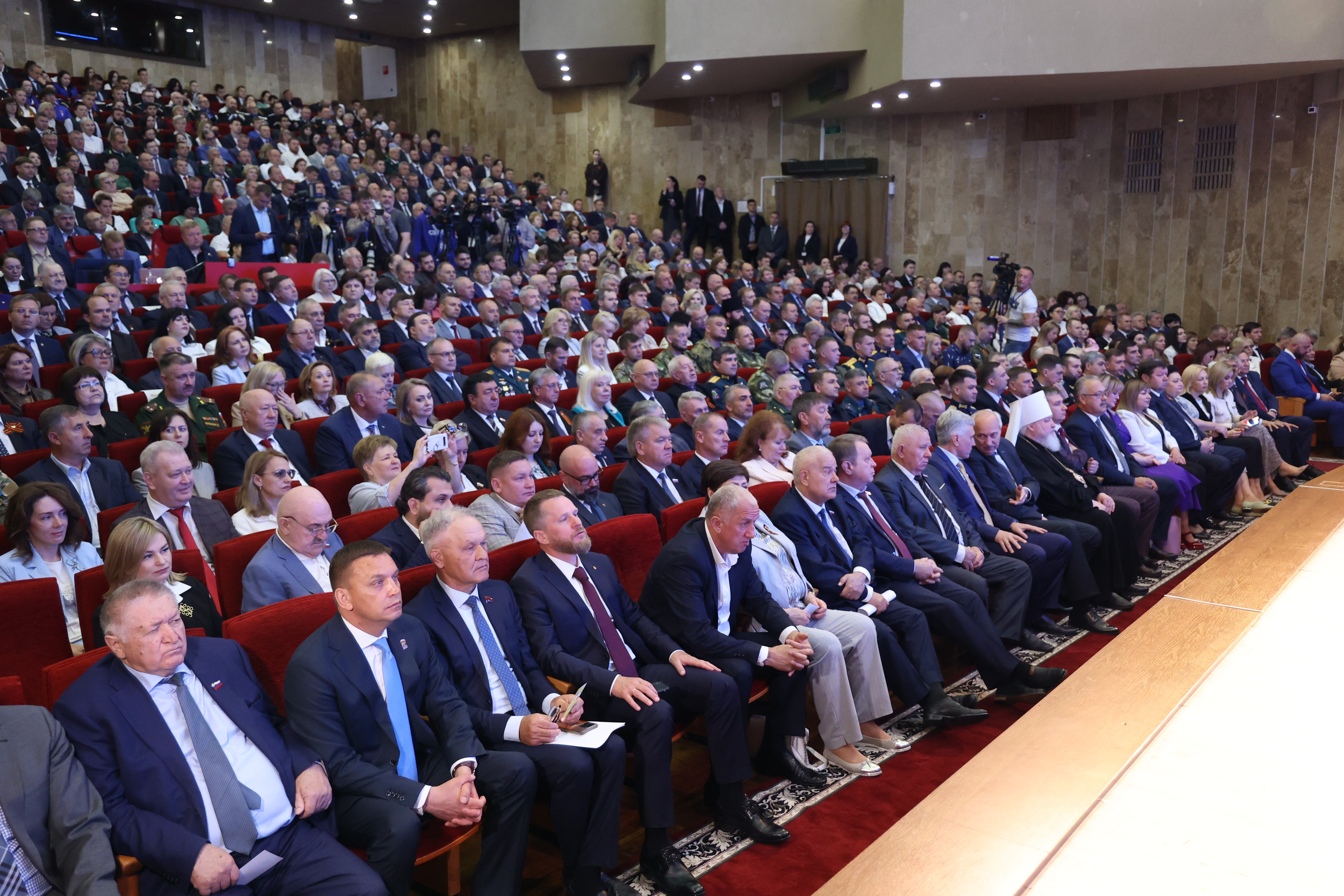 Руководители партийных фракций в краевой Думе прокомментировали отчет и послание Губернатора Ставрополья