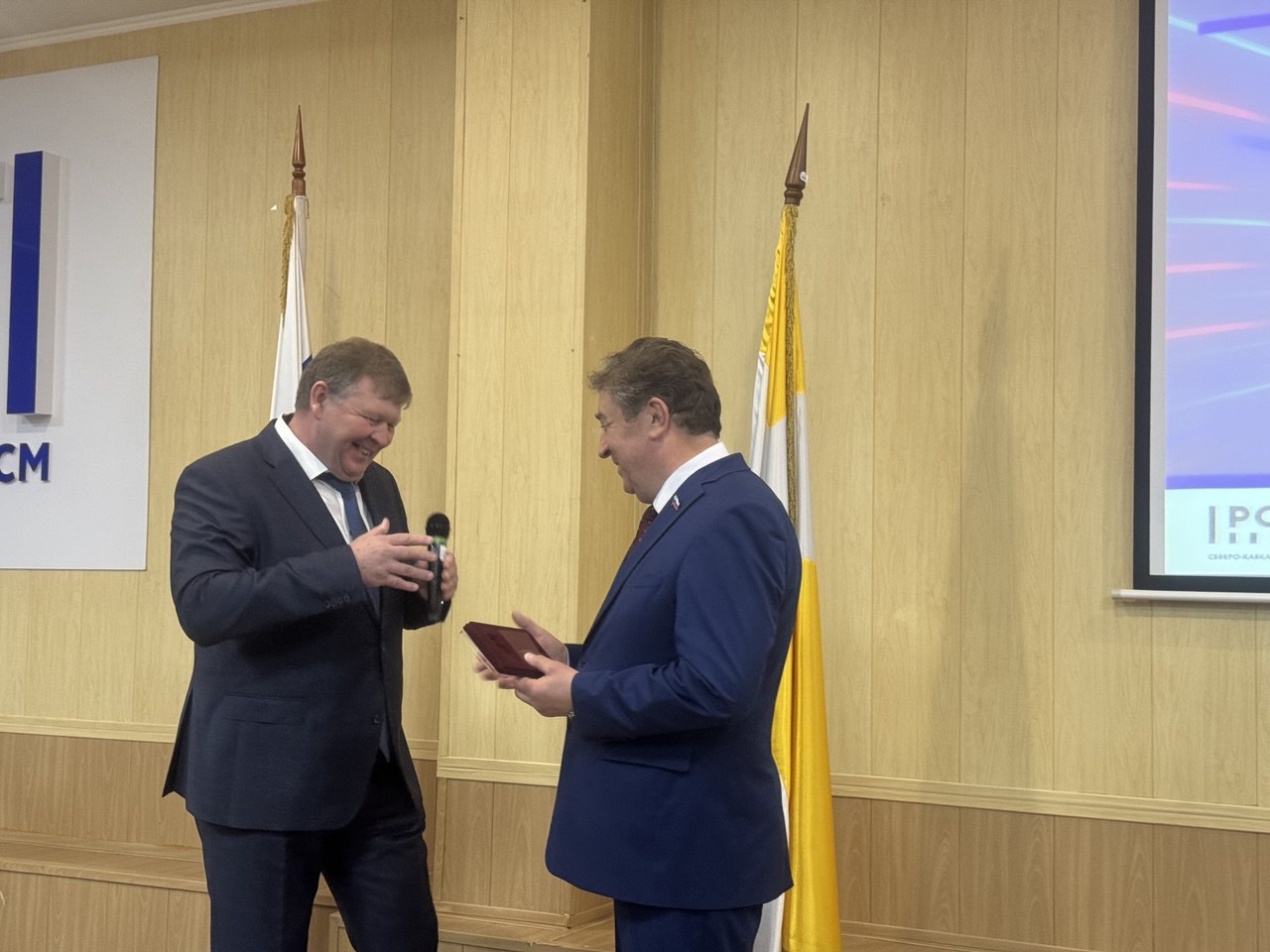 Виктор Гончаров поздравил сотрудников Северо-Кавказского ЦСМ с профессиональным праздником