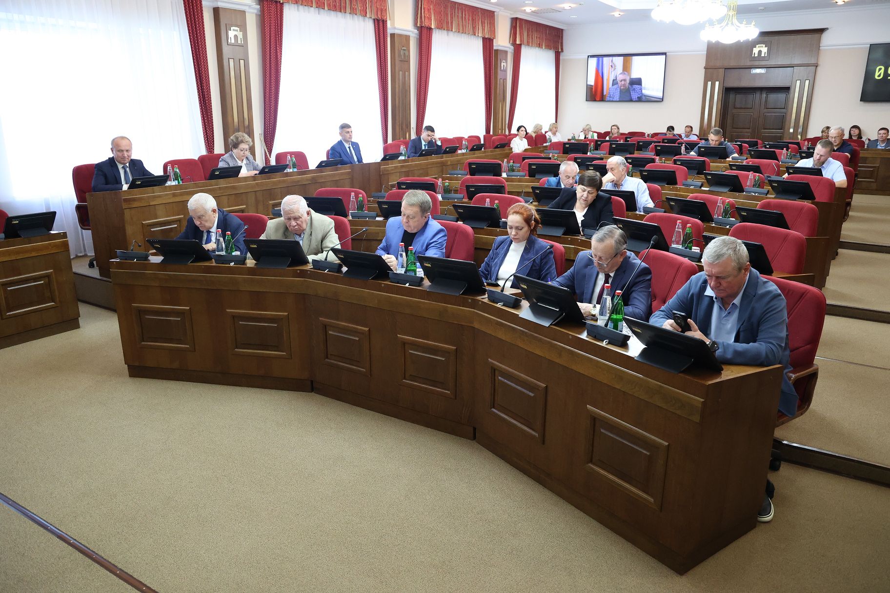 Утверждена повестка июньского заседания Думы
