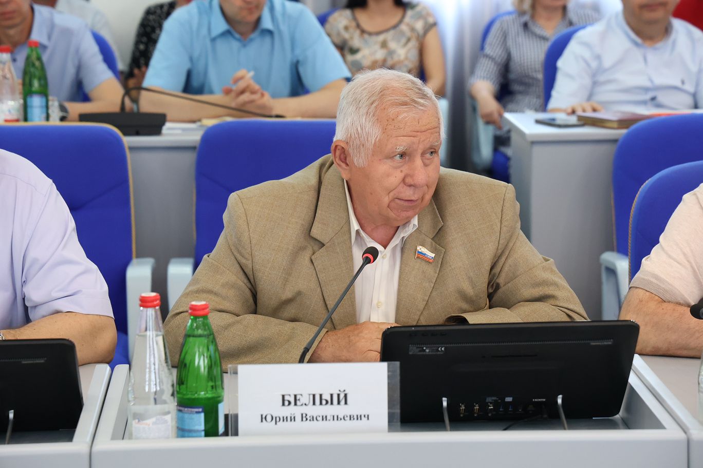 Уборочная кампания, медицинские кадры, пассажирские перевозки и летний отдых детей — в центре внимания краевых законодателей