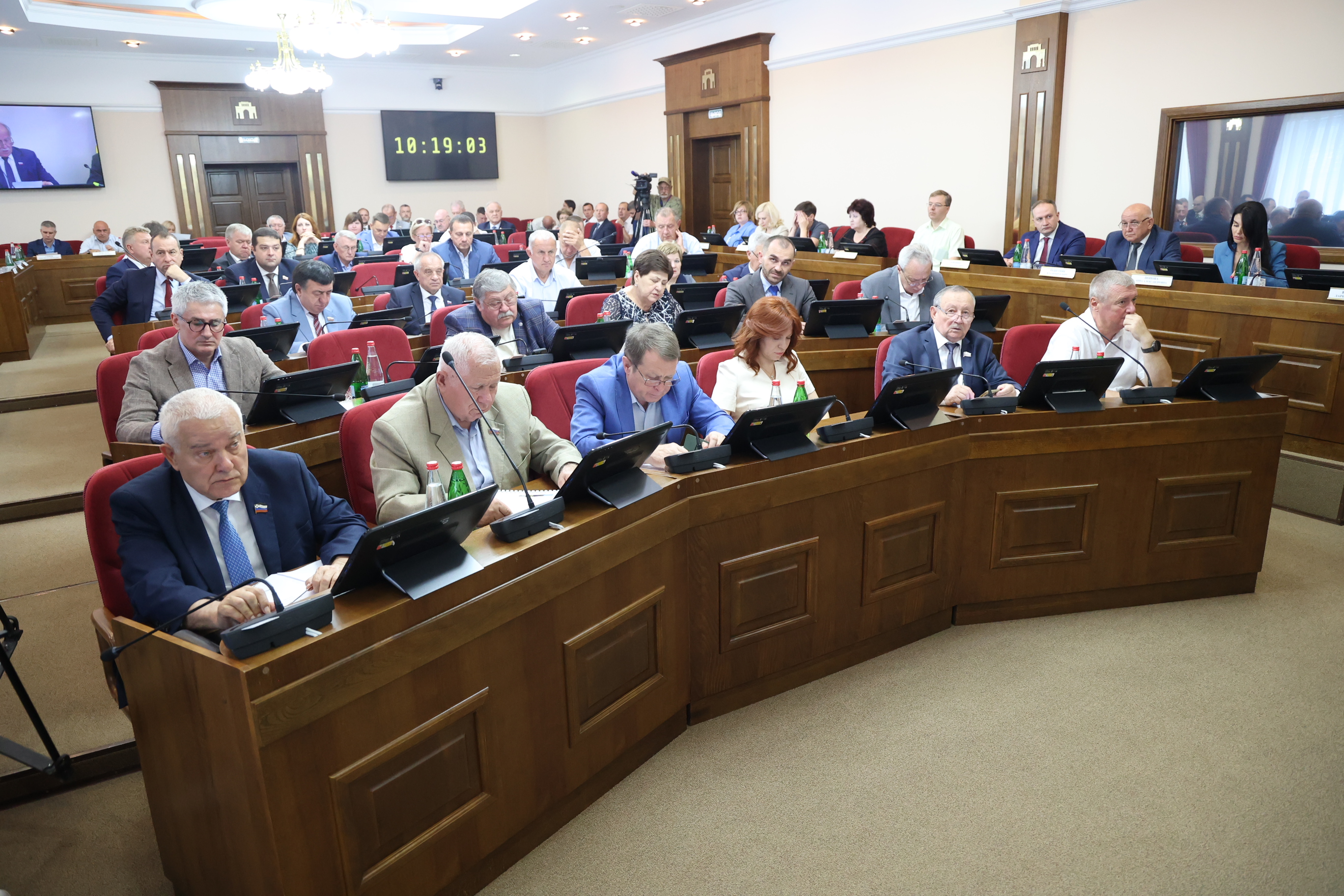 Внесены изменения в Закон края «Об отдельных вопросах муниципальной службы в Ставропольском крае»