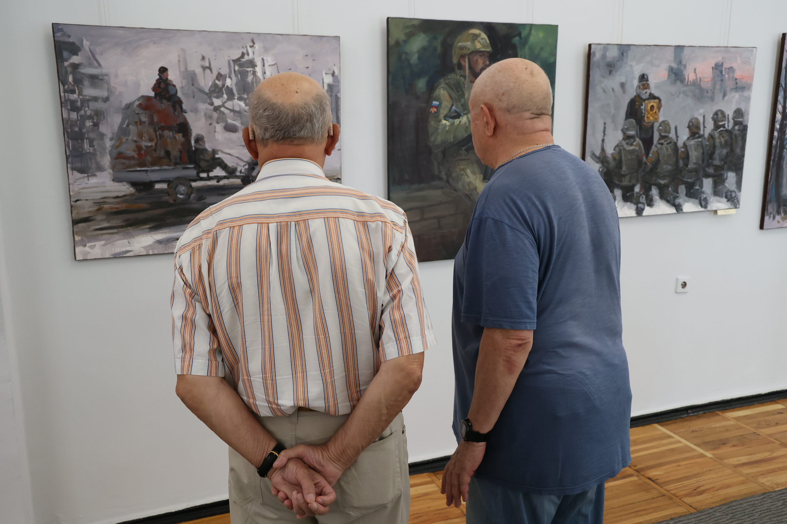 В Ставропольском краевом музее изобразительных искусств открылась выставка «Время героев»