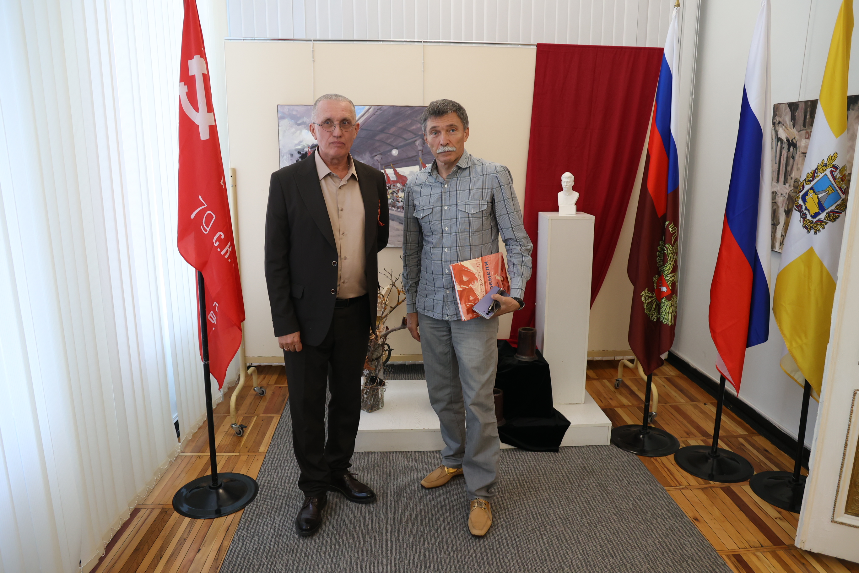 В Ставропольском краевом музее изобразительных искусств открылась выставка «Время героев»