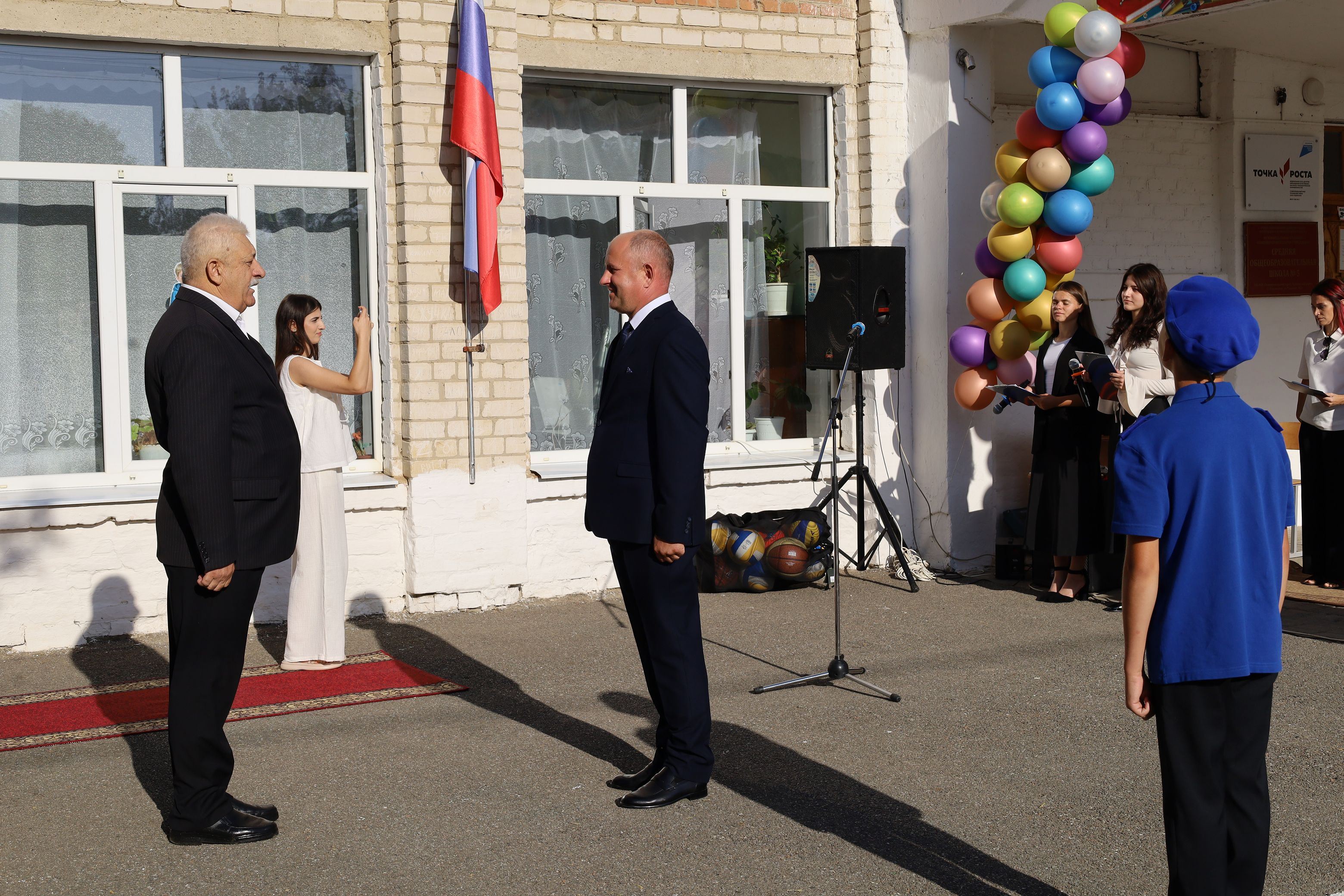 Николай Великдань поздравил с Днем знаний учеников школы села Подлесного