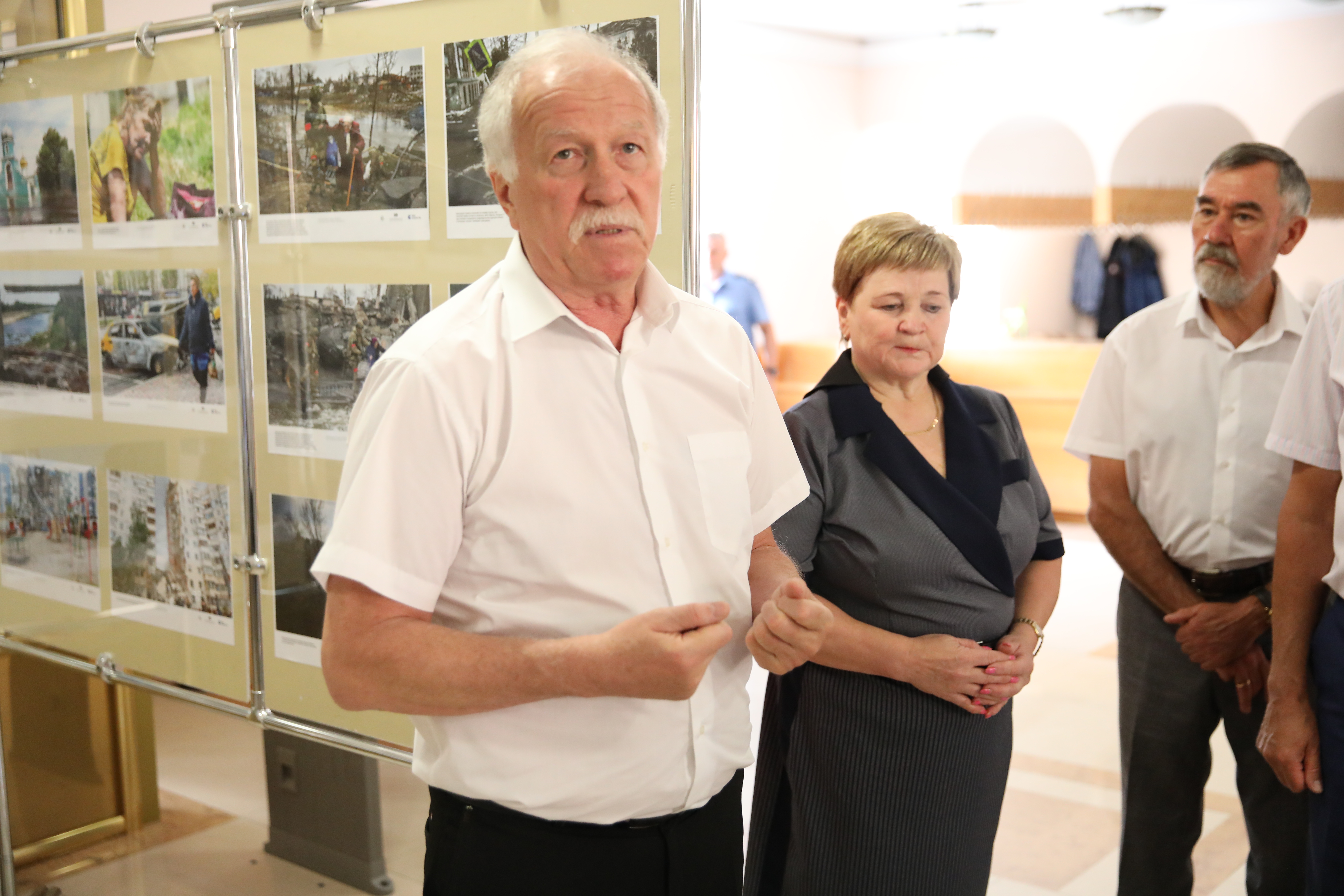 В краевой Думе открылась фотовыставка «Хроники террора украинского неонацистского режима»
