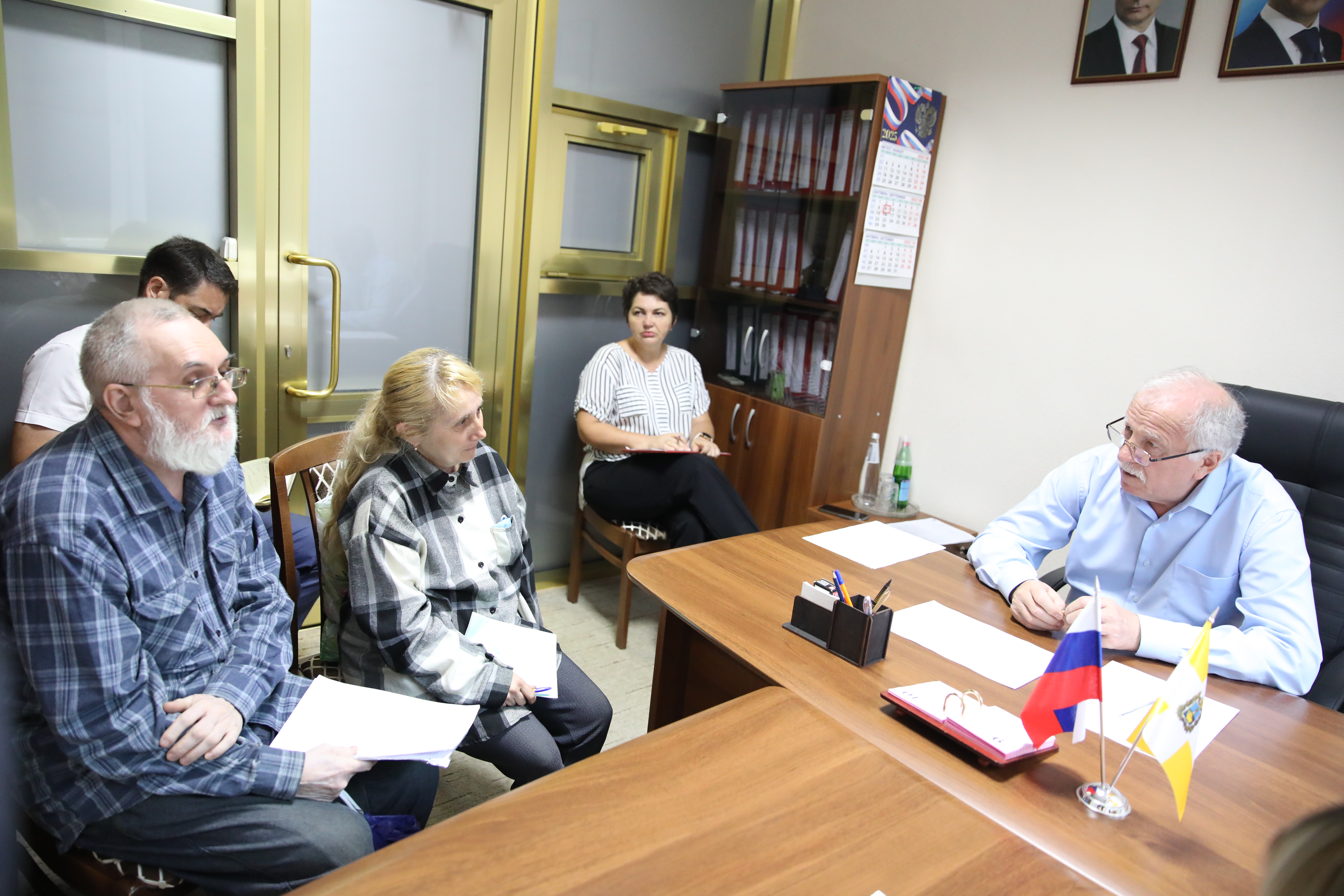 Председатель Думы края Николай Великдань провел прием граждан