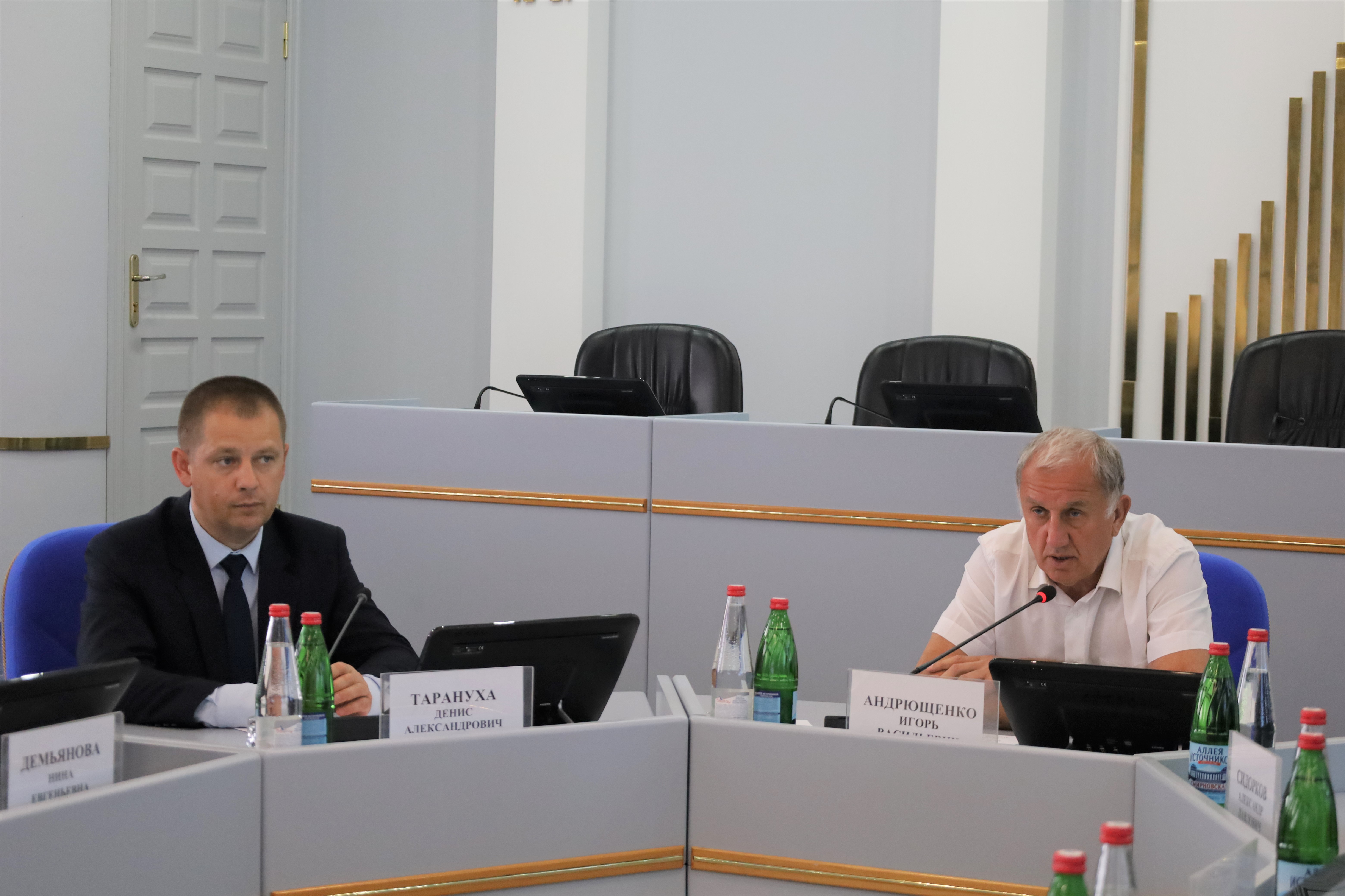 Депутаты работают над совершенствованием краевого законодательства в области обращения с животными без владельцев