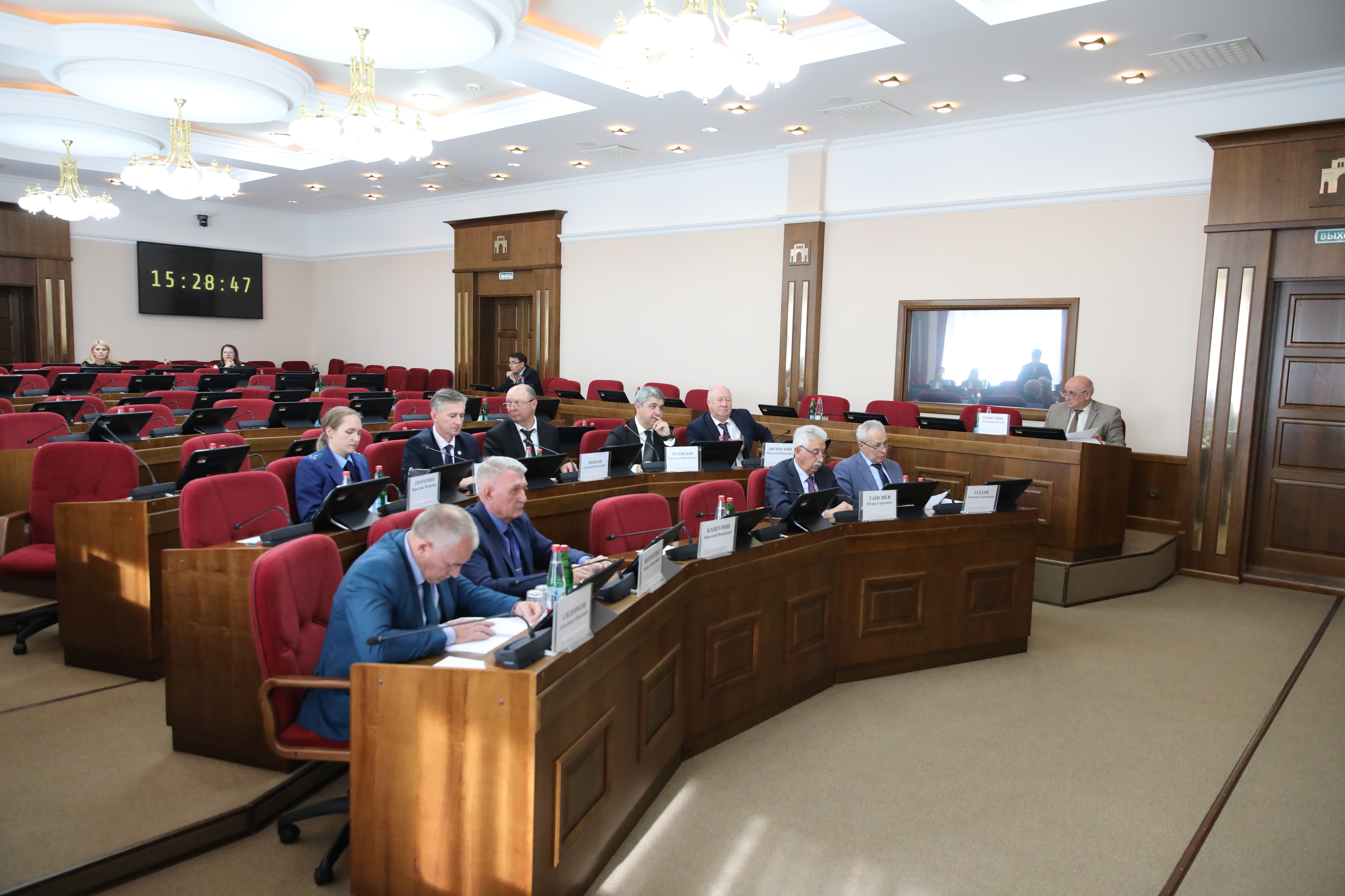 Краевые депутаты рекомендовали к назначению кандидатов в мировые судьи