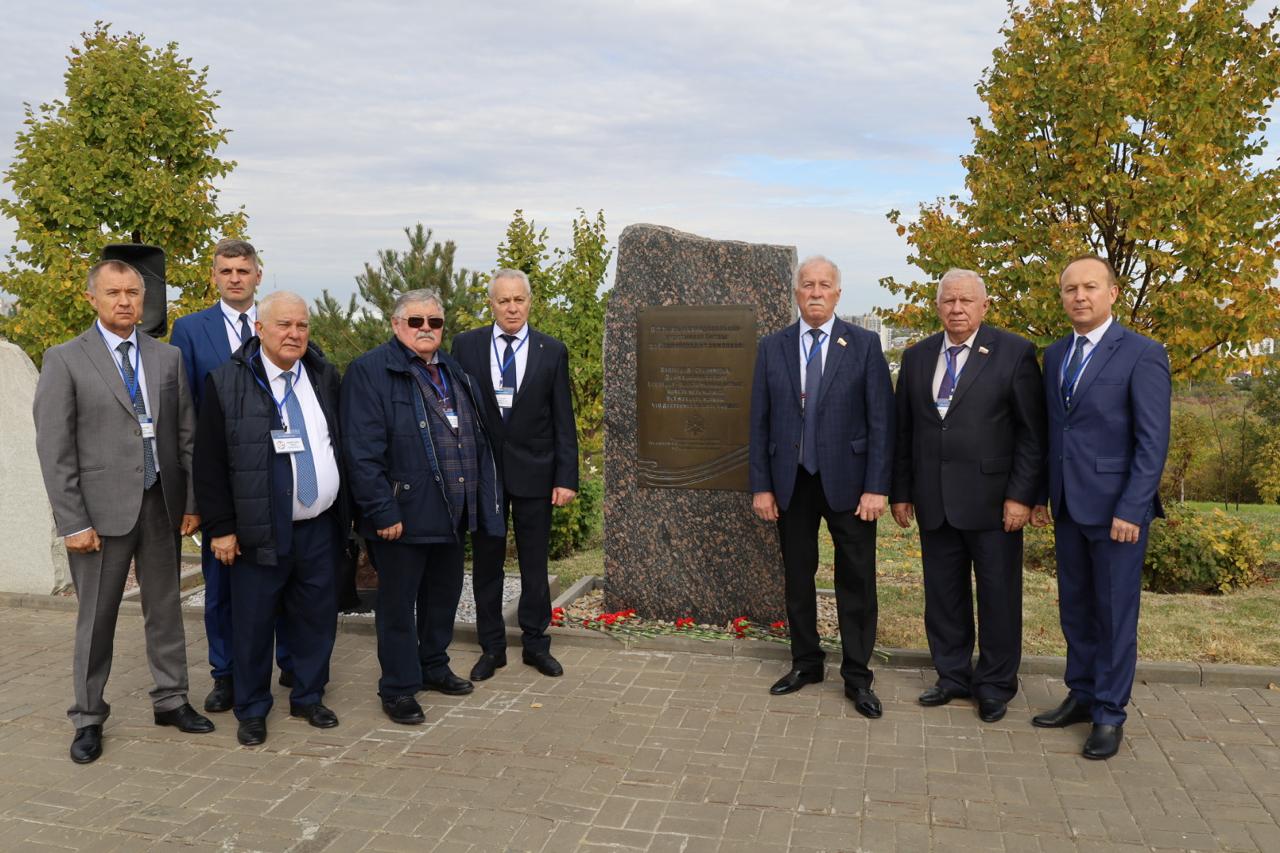 Депутаты Думы края почтили память воинов Ставрополья, павших при обороне Сталинграда