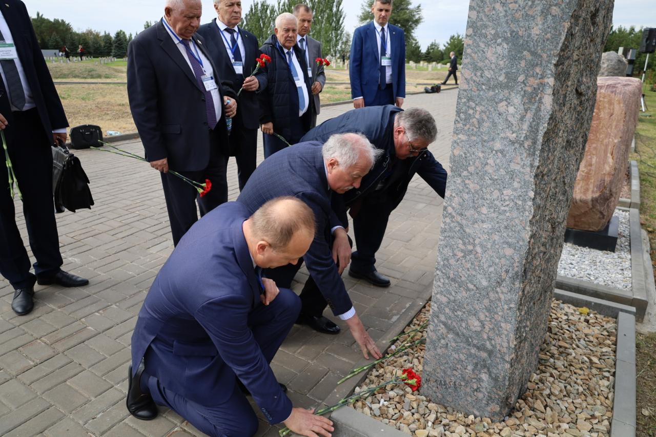Депутаты Думы края почтили память воинов Ставрополья, павших при обороне Сталинграда