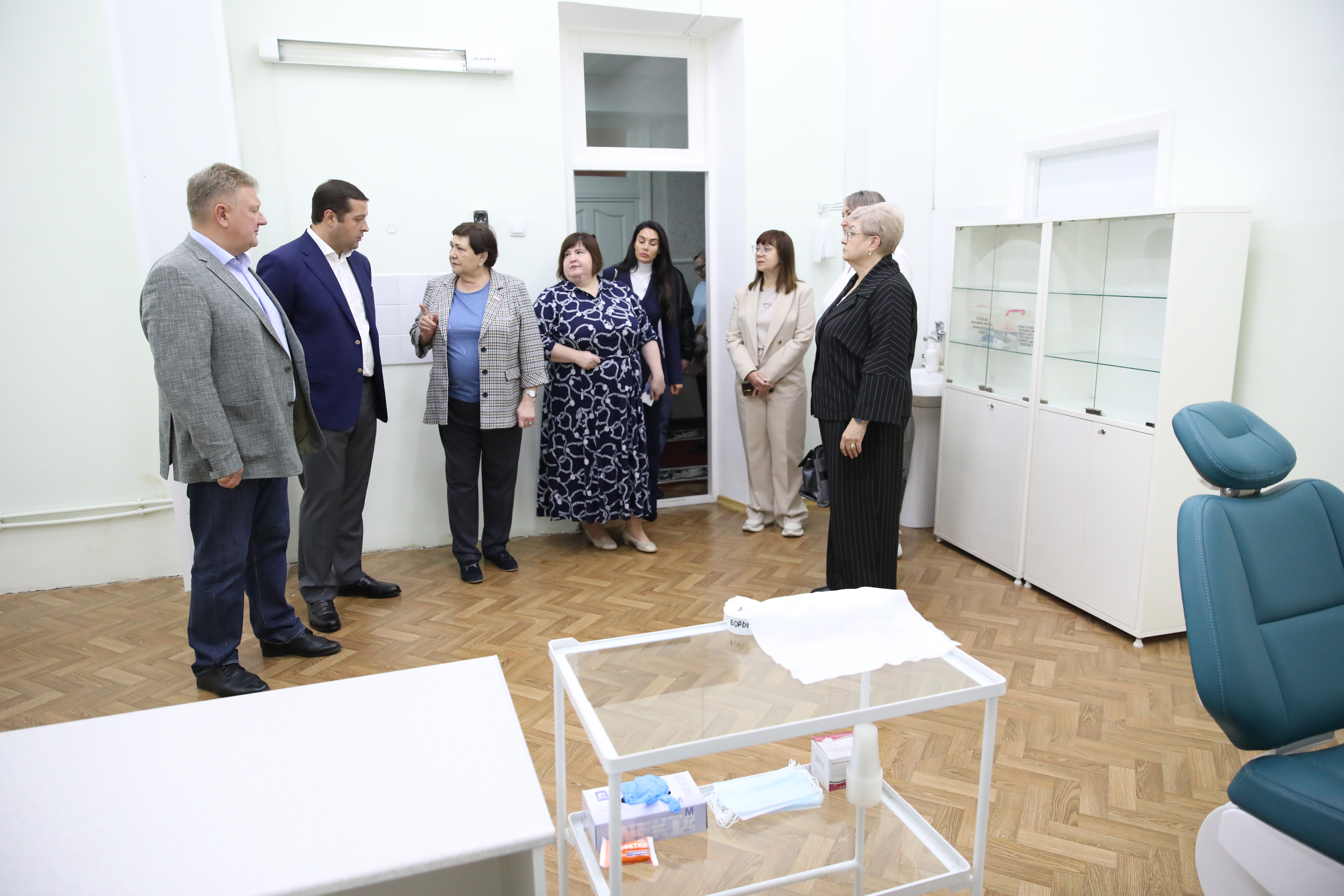 Депутаты выступают за расширение социальной поддержки медицинских работников центров соцобслуживания края