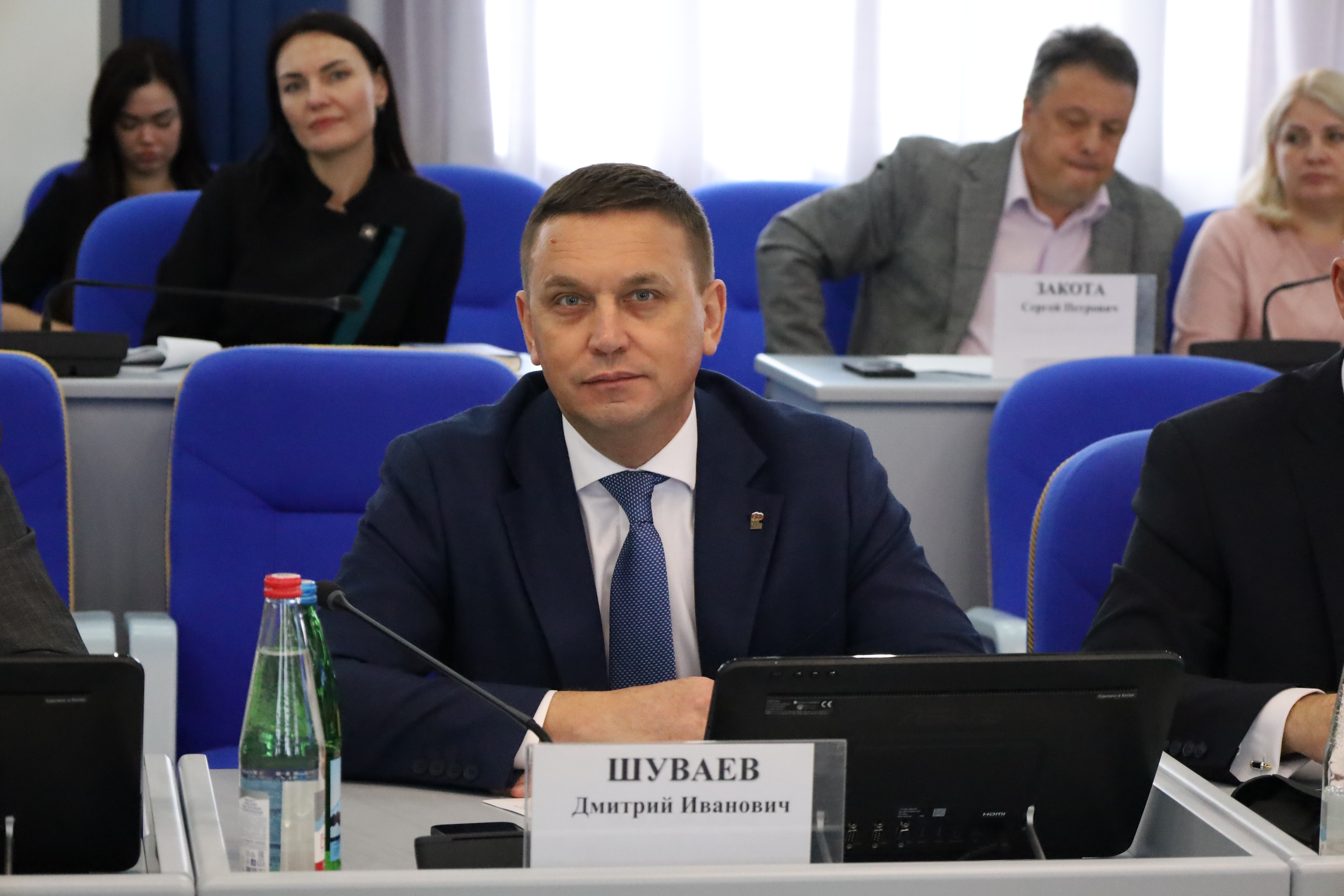 Депутаты работают над совершенствованием краевых законов об административных правонарушениях и патриотическом воспитании