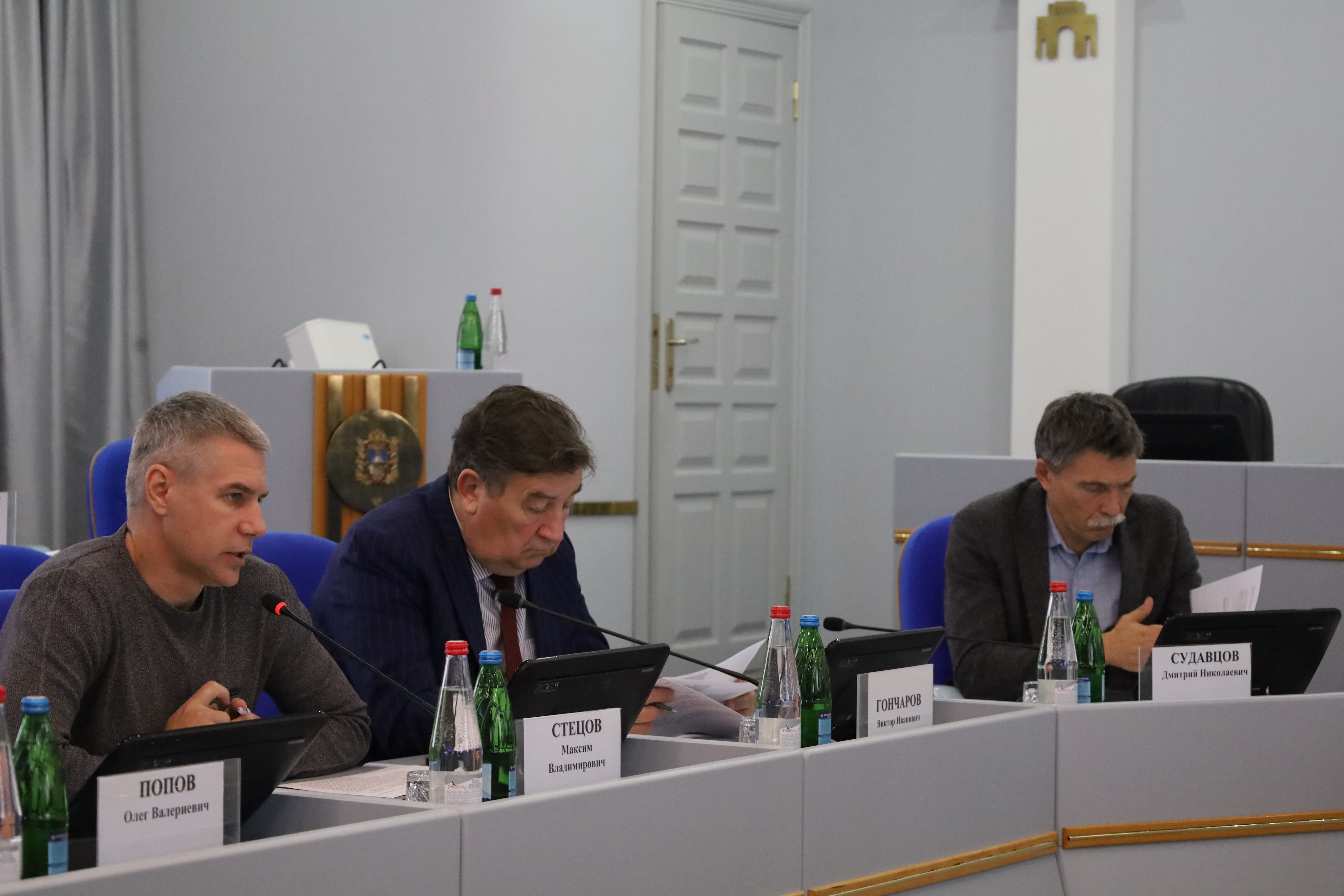 Депутаты работают над совершенствованием краевых законов об административных правонарушениях и патриотическом воспитании