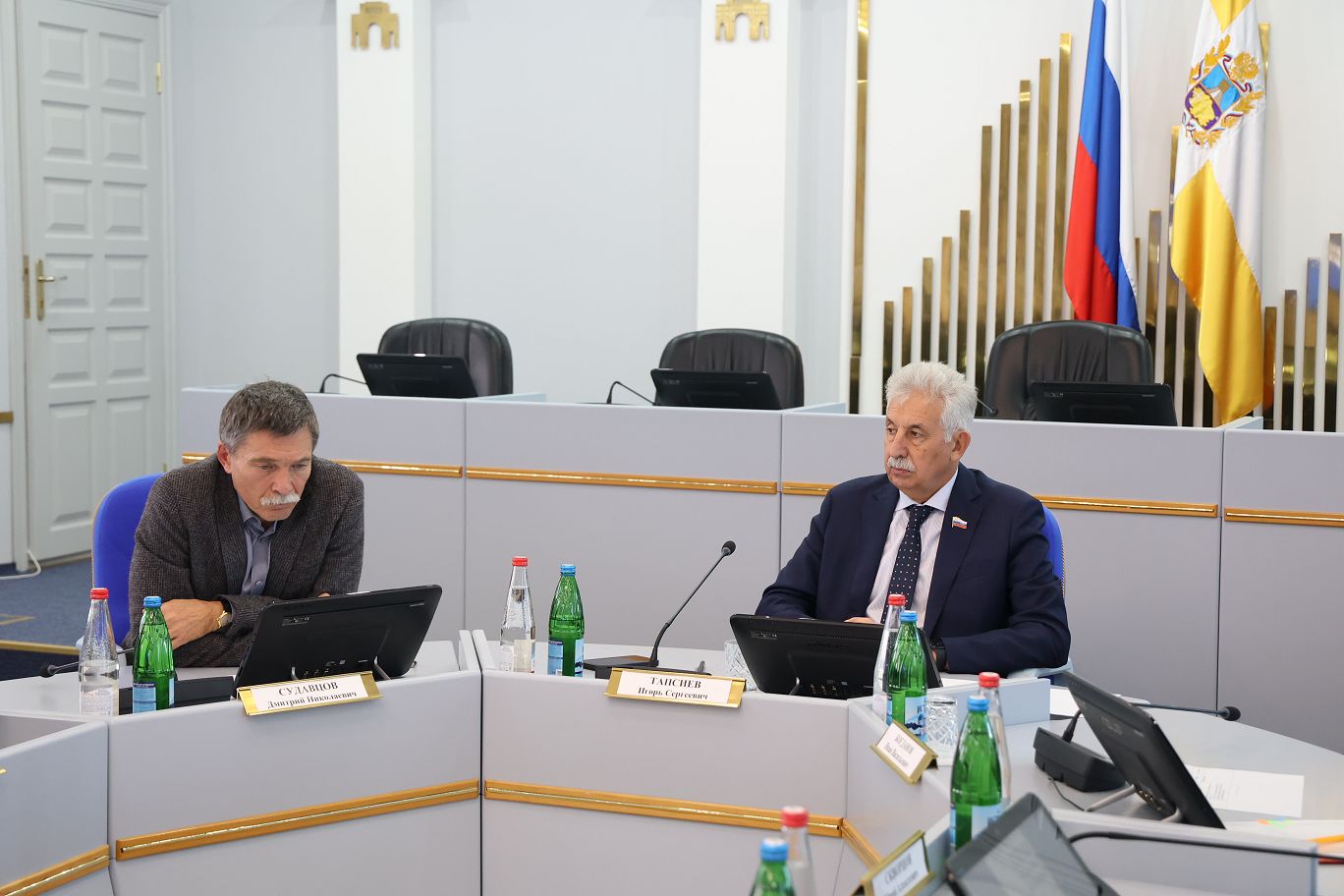 Краевые законодатели планируют освободить от транспортного налога дополнительные категории участников СВО и дать льготы почтовикам