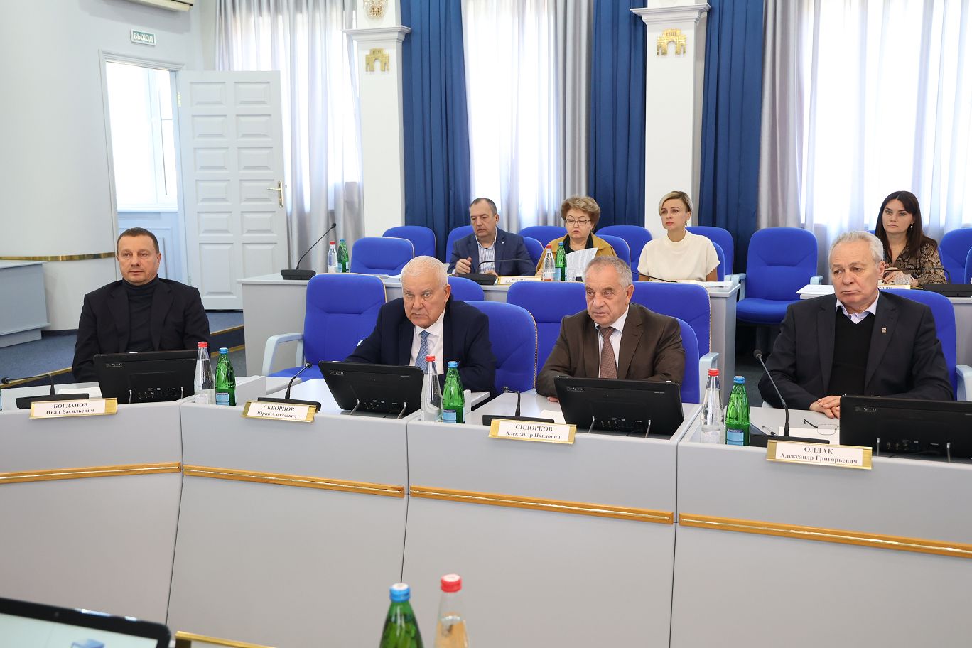 Краевые законодатели планируют освободить от транспортного налога дополнительные категории участников СВО и дать льготы почтовикам