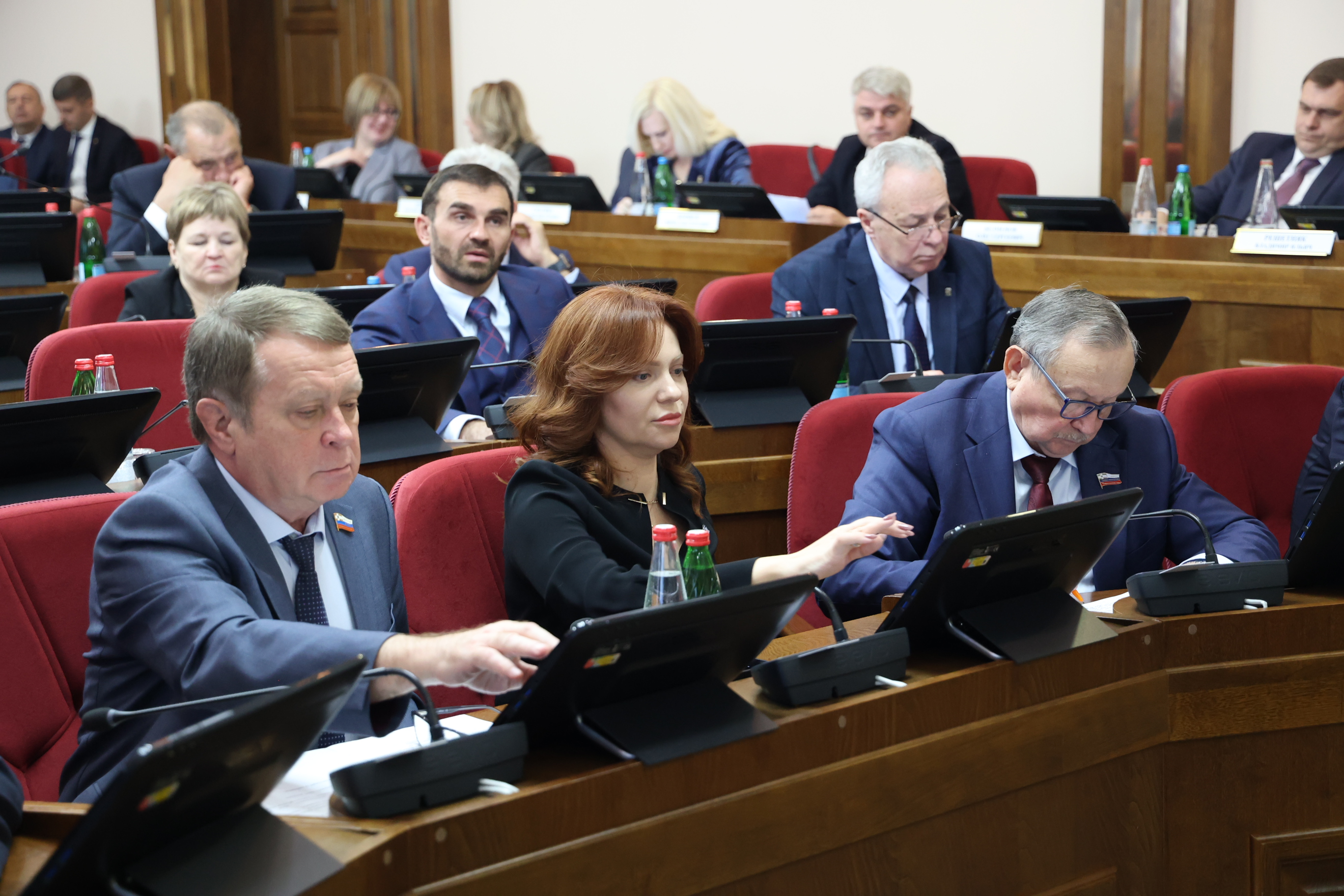 Краевая Дума освободила от транспортного налога дополнительные категории участников СВО и продлила ранее установленные льготы