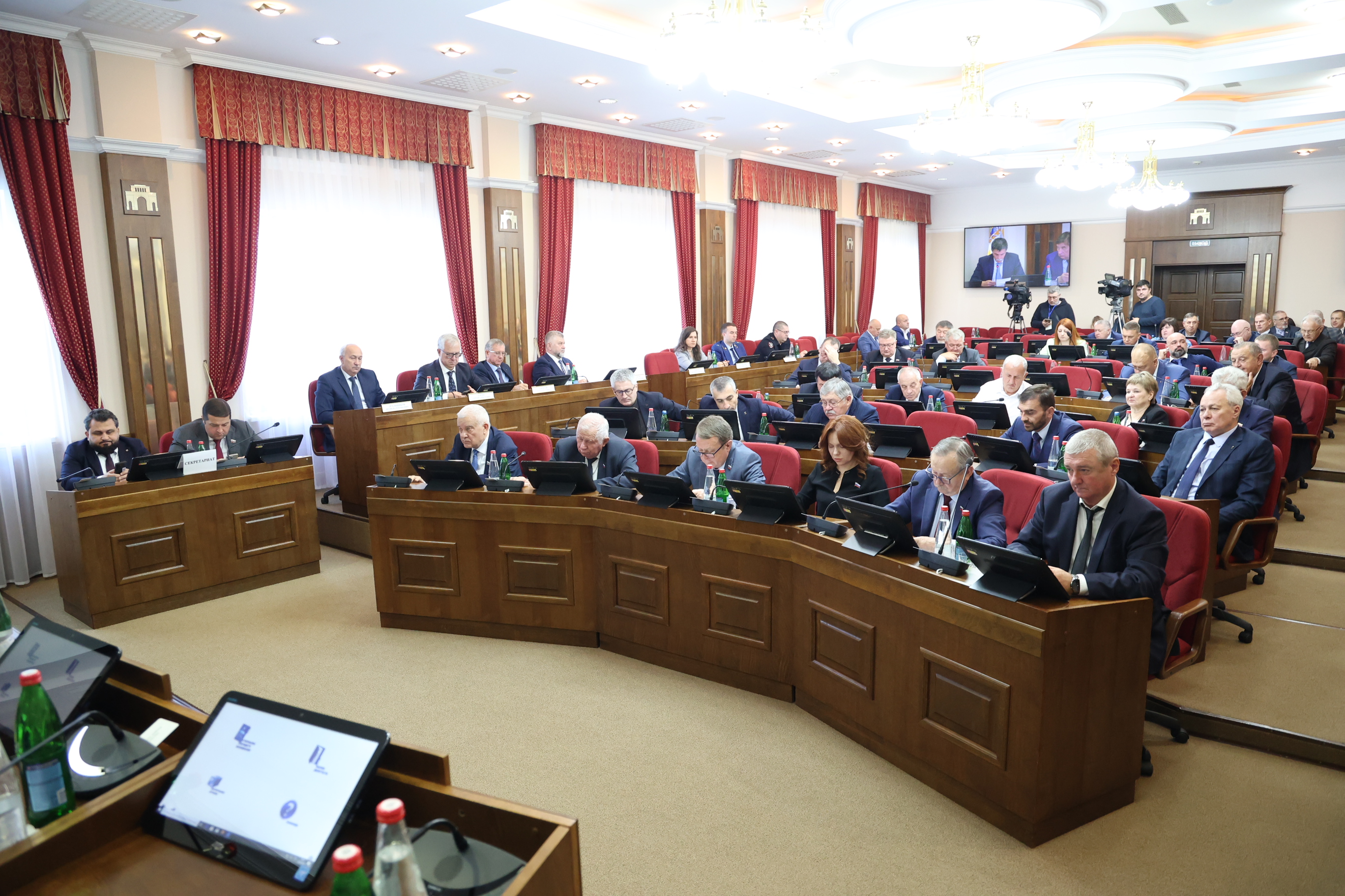 Краевая Дума освободила от транспортного налога дополнительные категории участников СВО и продлила ранее установленные льготы