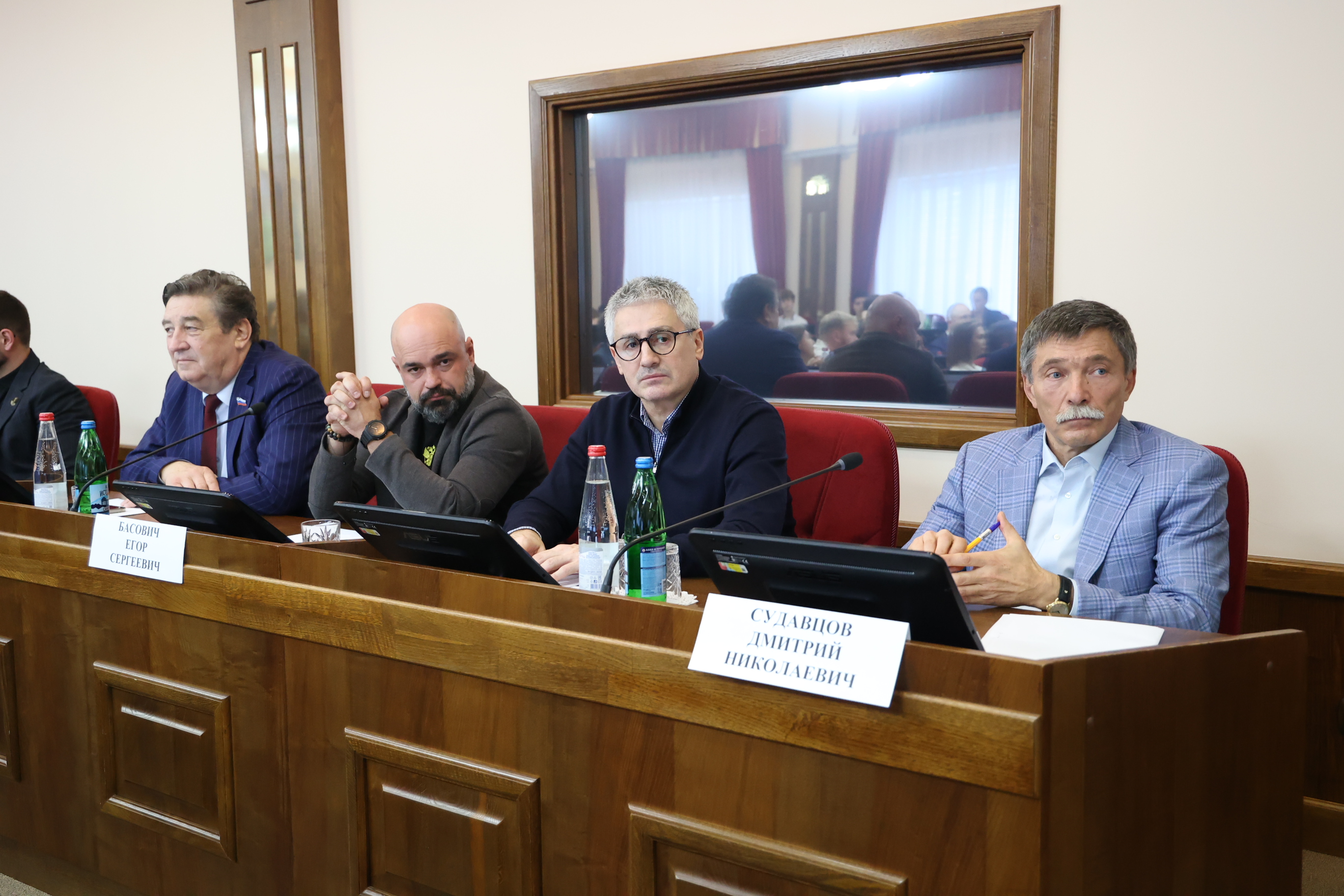 В Думе края члены Молодежного парламента обсудили итоги работы и прослушали лекцию, посвященную геополитике