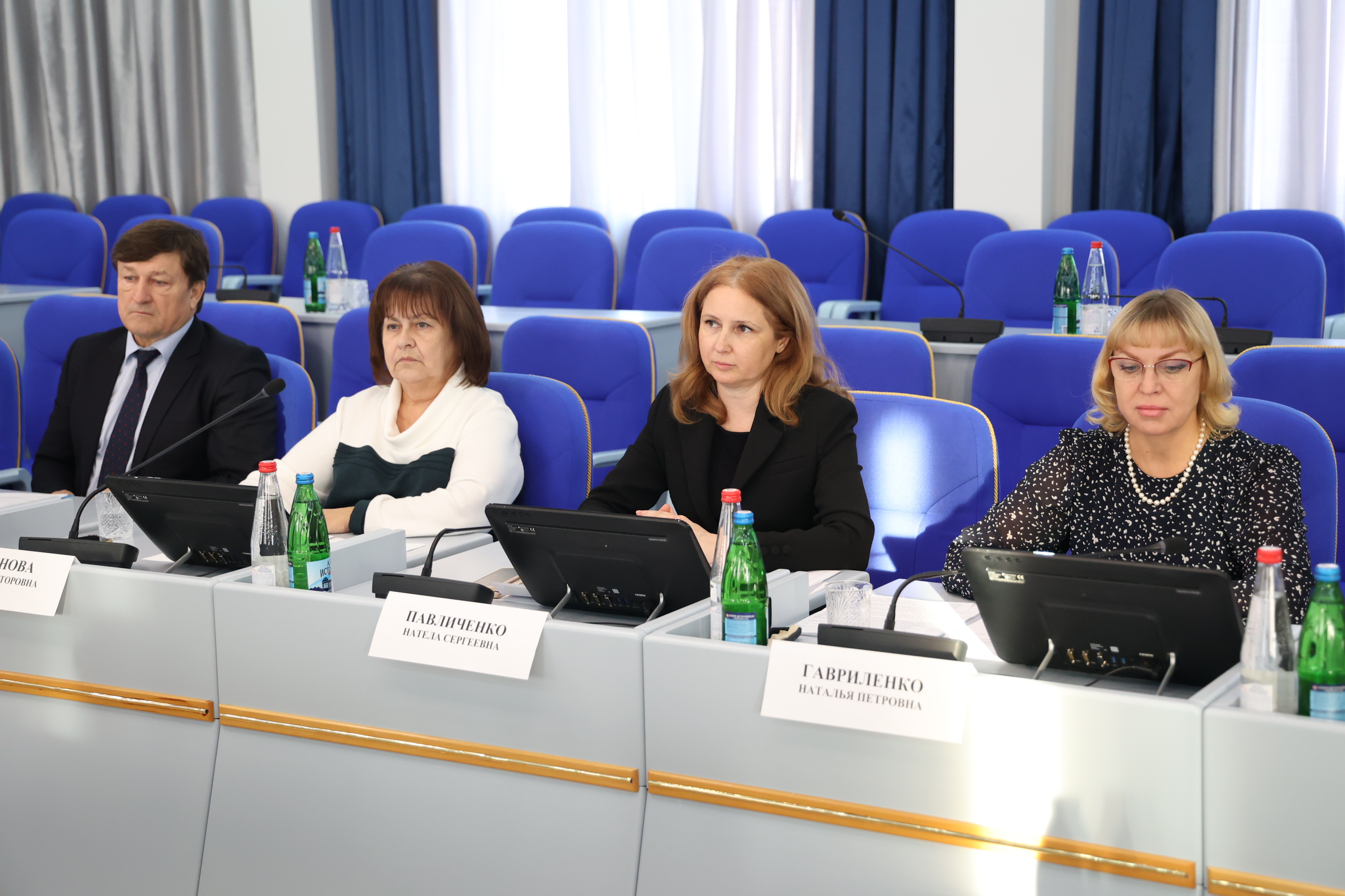 В Думе края рассмотрены приоритеты социальной политики и параметры бюджета на 2026 год