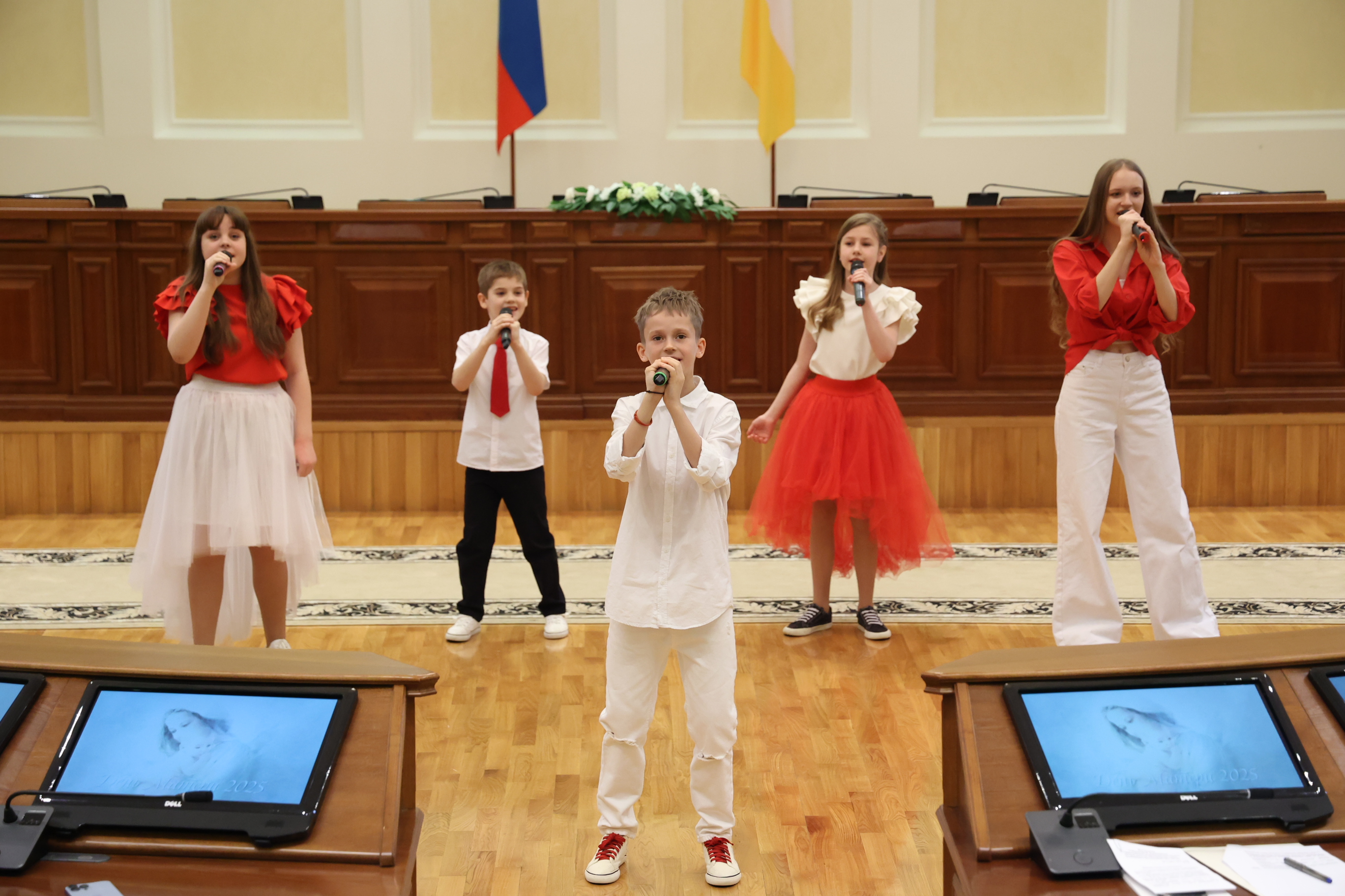 На Ставрополье вручили медали «Материнская слава»