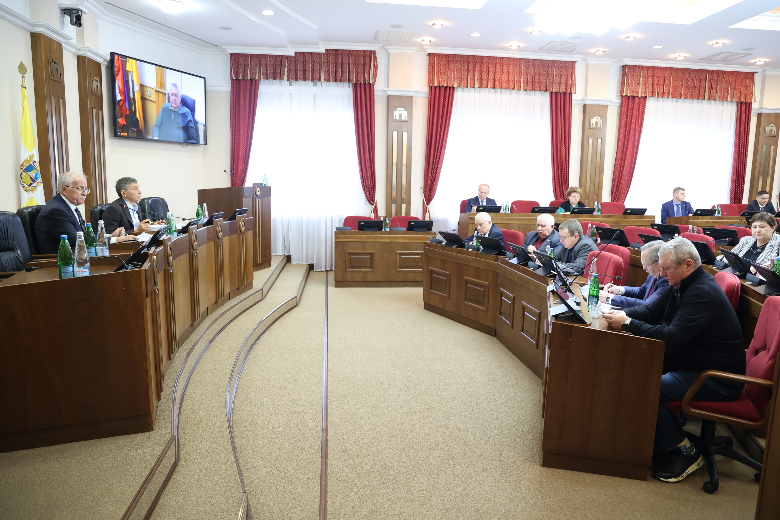 Утверждена повестка декабрьского заседания Думы