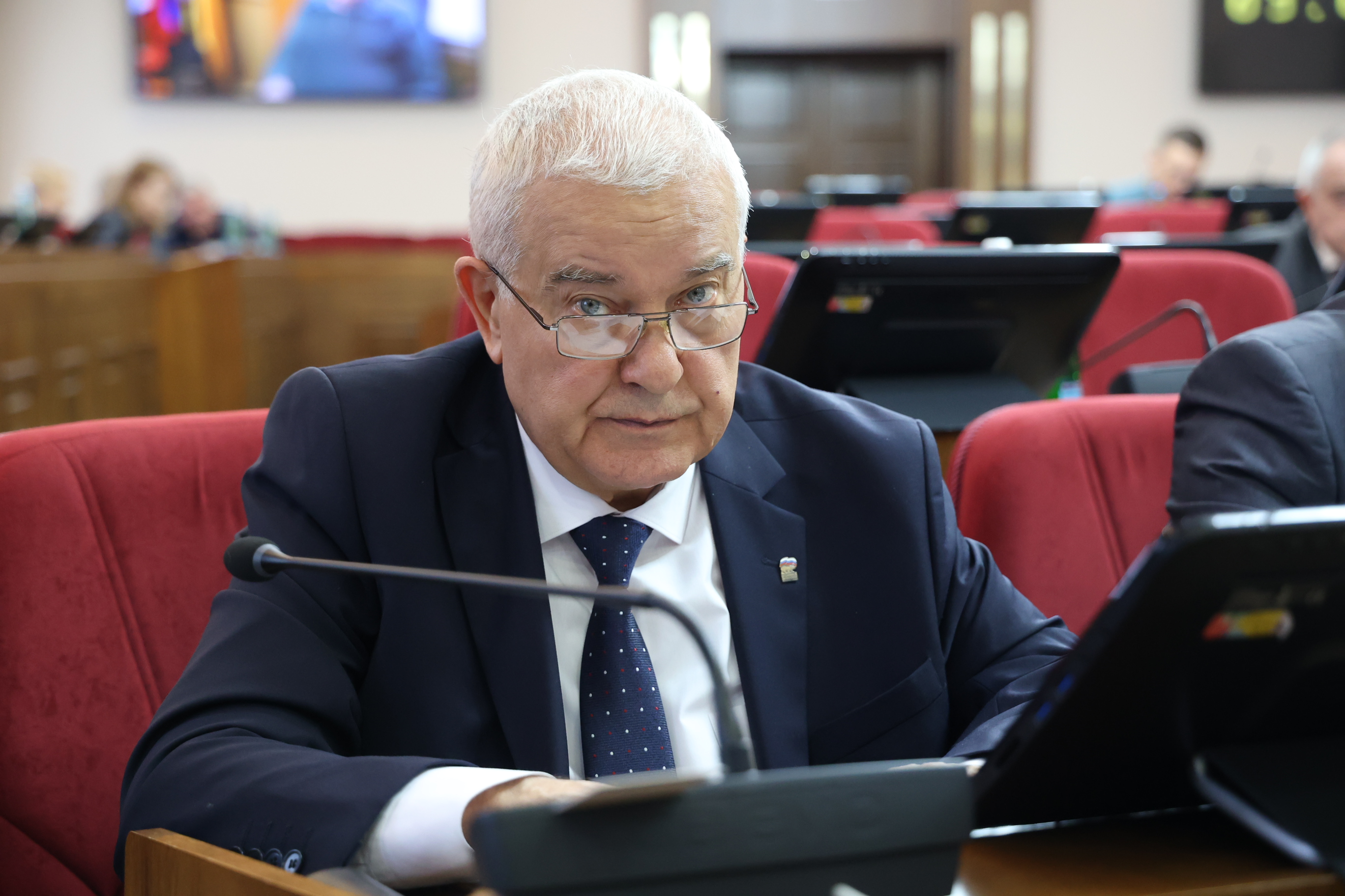 Утверждена повестка декабрьского заседания Думы