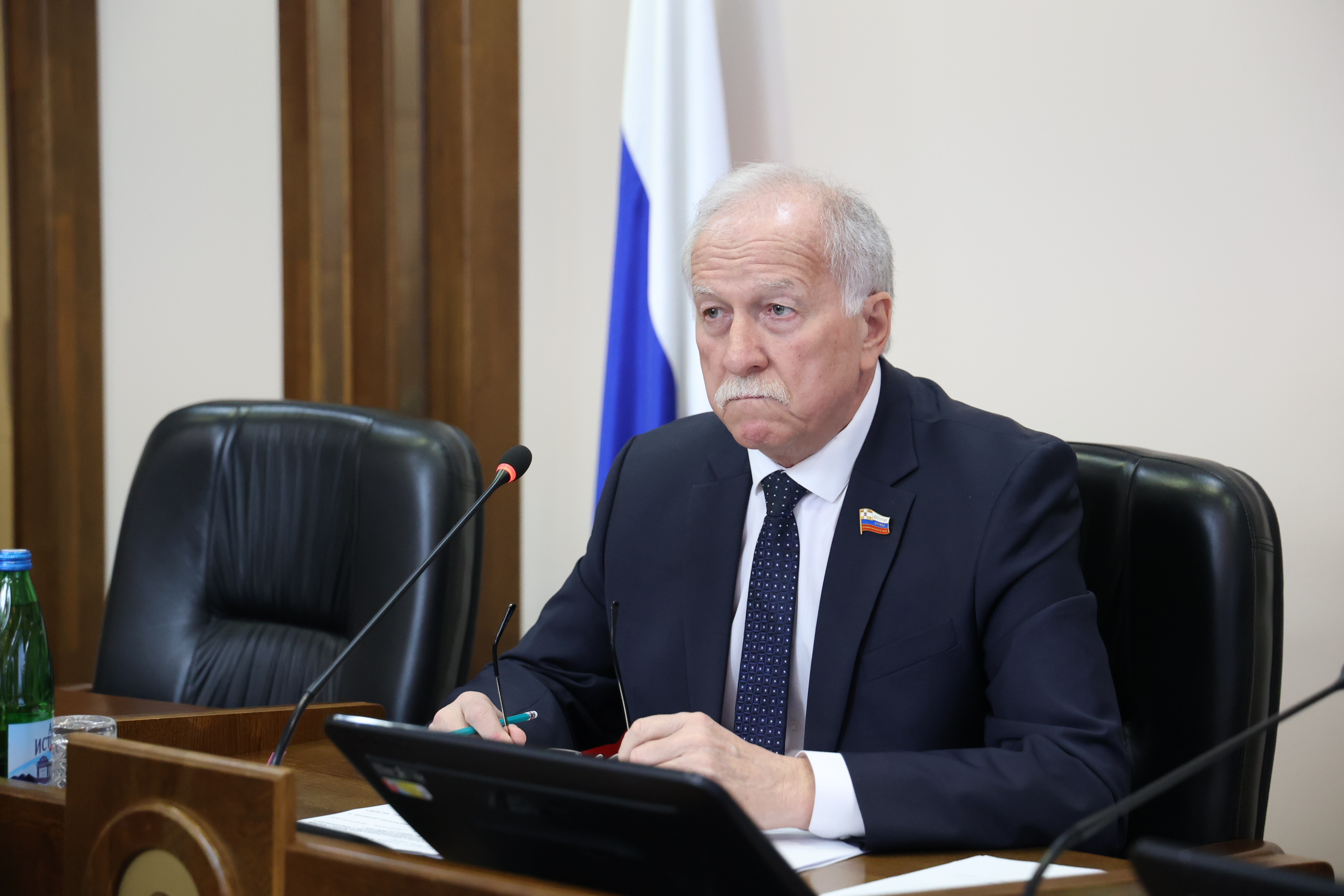 Утверждена повестка декабрьского заседания Думы