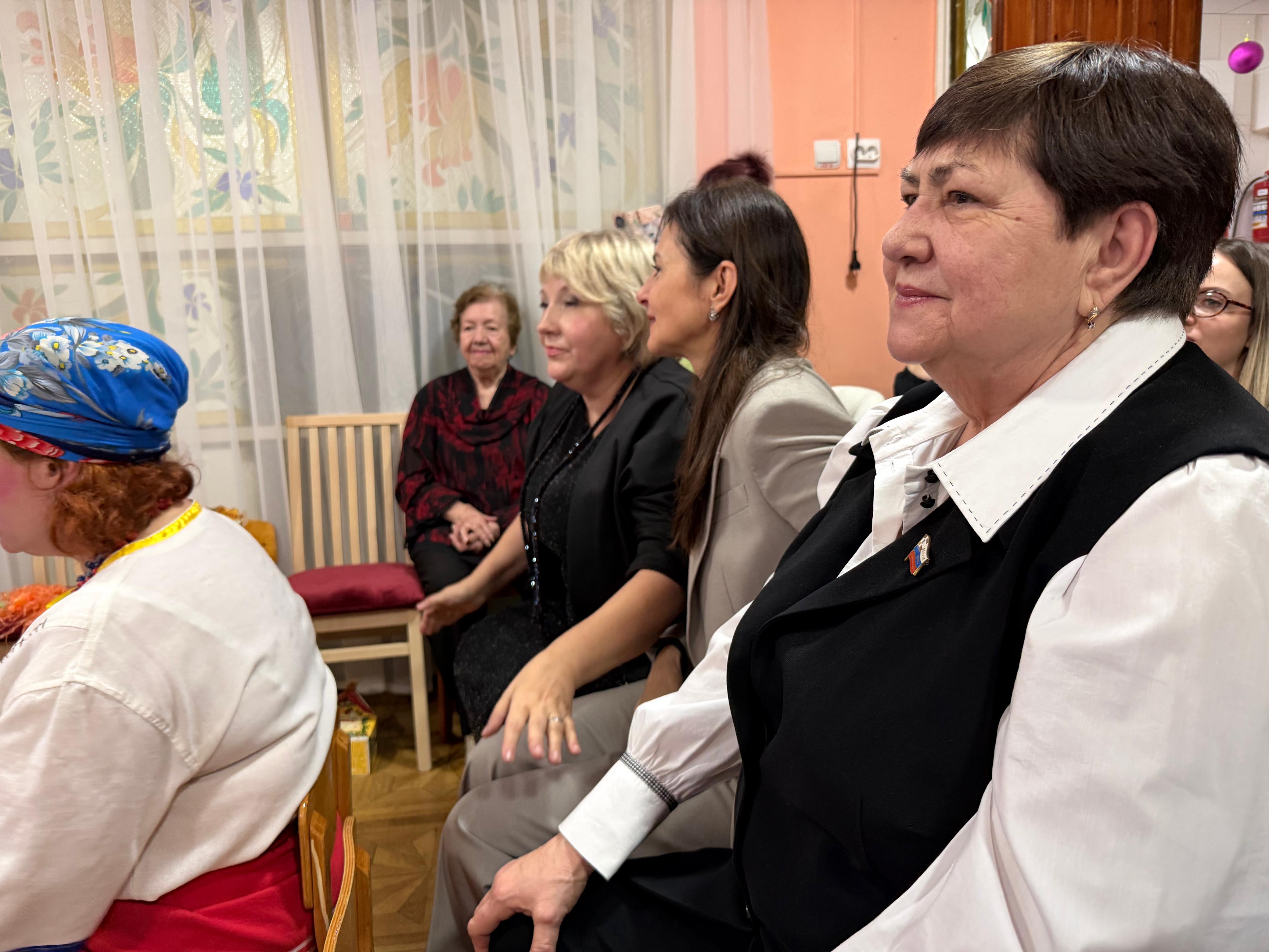 Депутаты поздравляют ставропольских детей с новогодними праздниками
