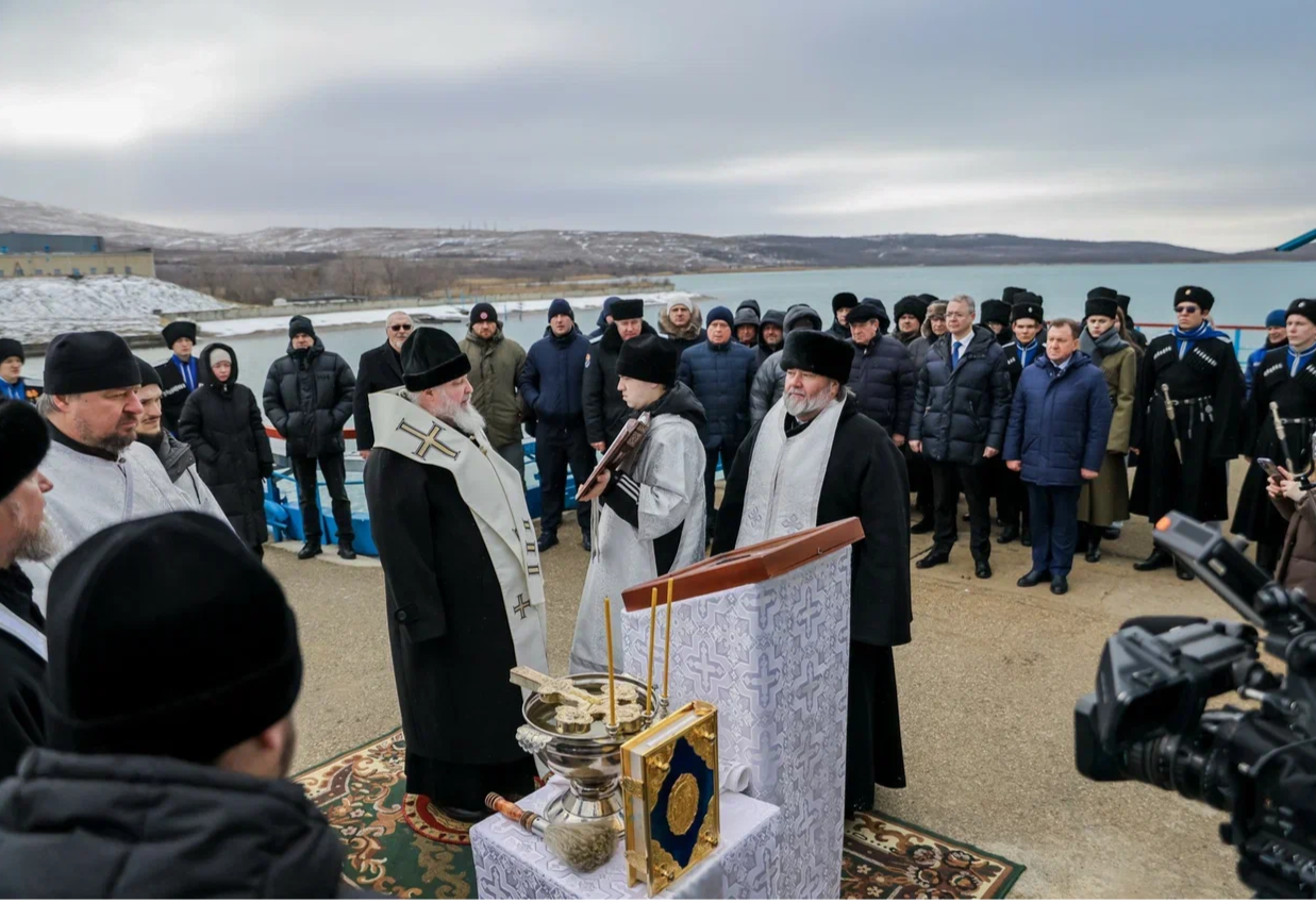 Депутаты Думы Ставрополья приняли участие в чине освящения воды на Сенгилеевском водохранилище
