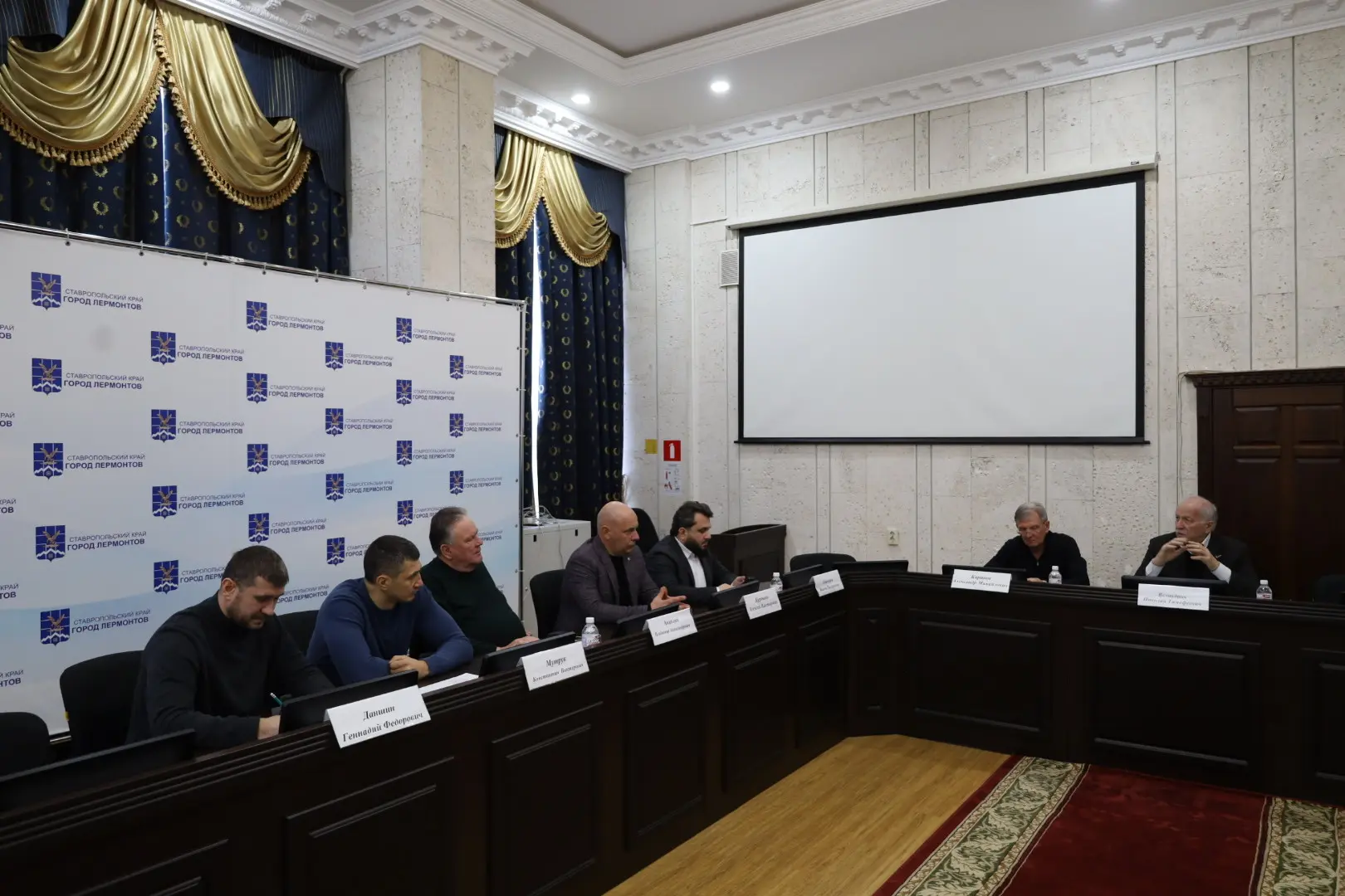 Николай Великдань провел рабочие встречи с депутатами Железноводска, Лермонтова и Пятигорска
