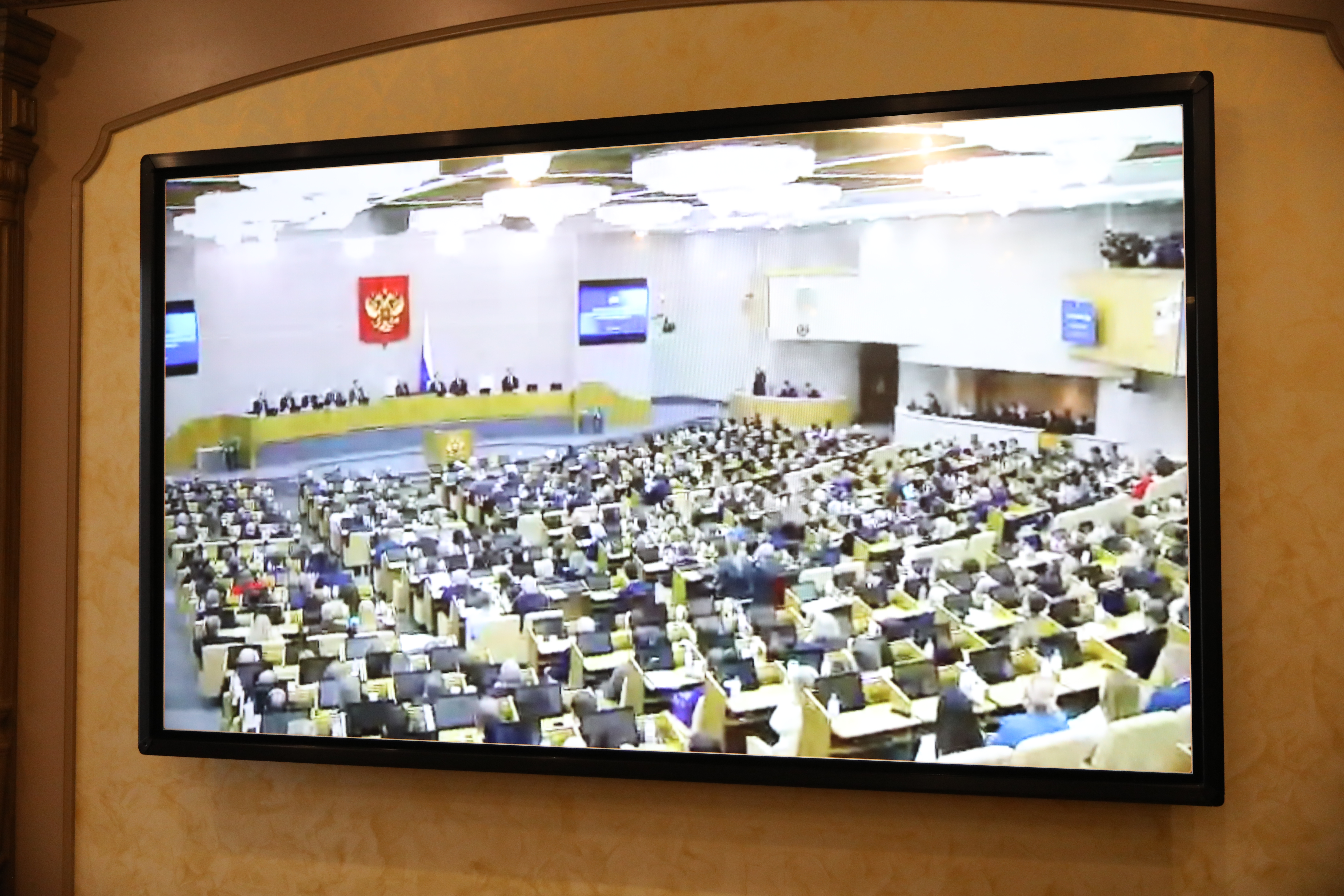 Александр Сидорков принял участие в парламентских слушаниях по развитию легкой промышленности