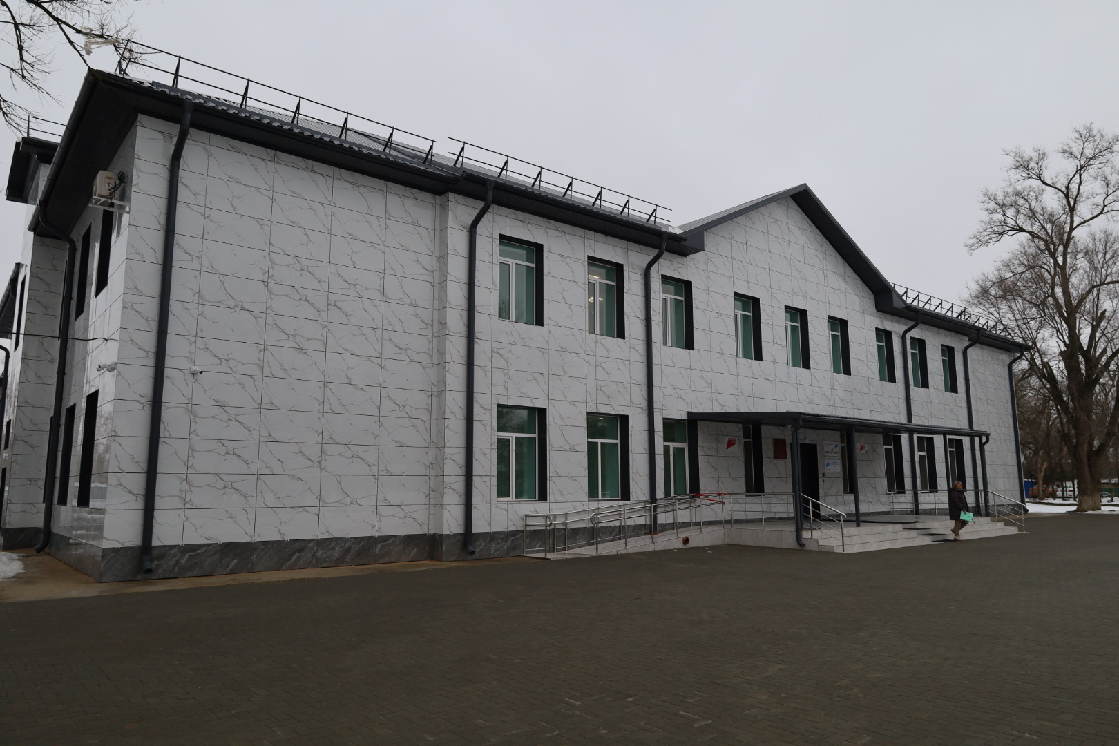 Николай Великдань принял участие в открытии капитально отремонтированной школы в поселке Советское Руно