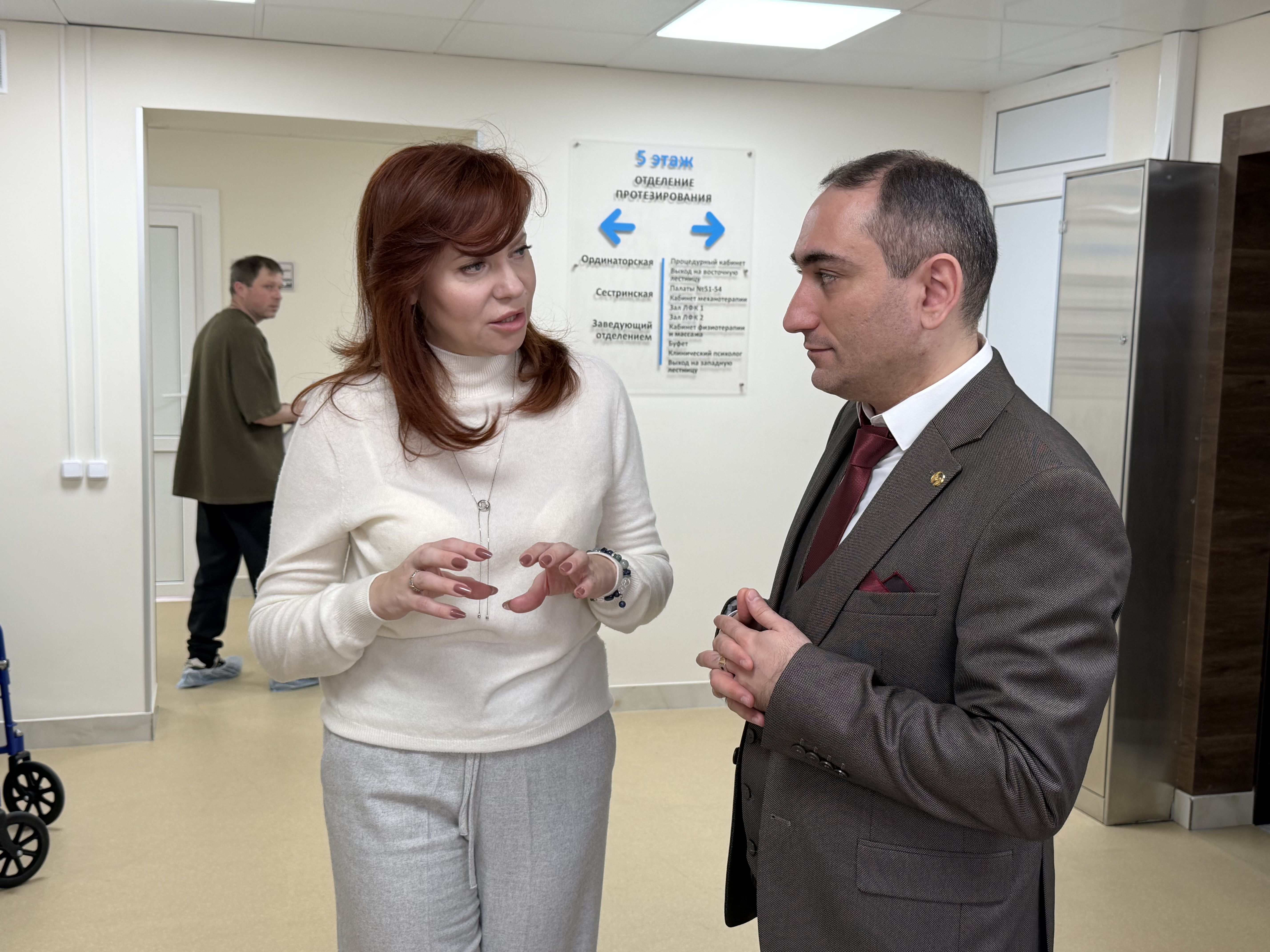 Краевые законодатели изучили работу центра реабилитации в Ставрополе