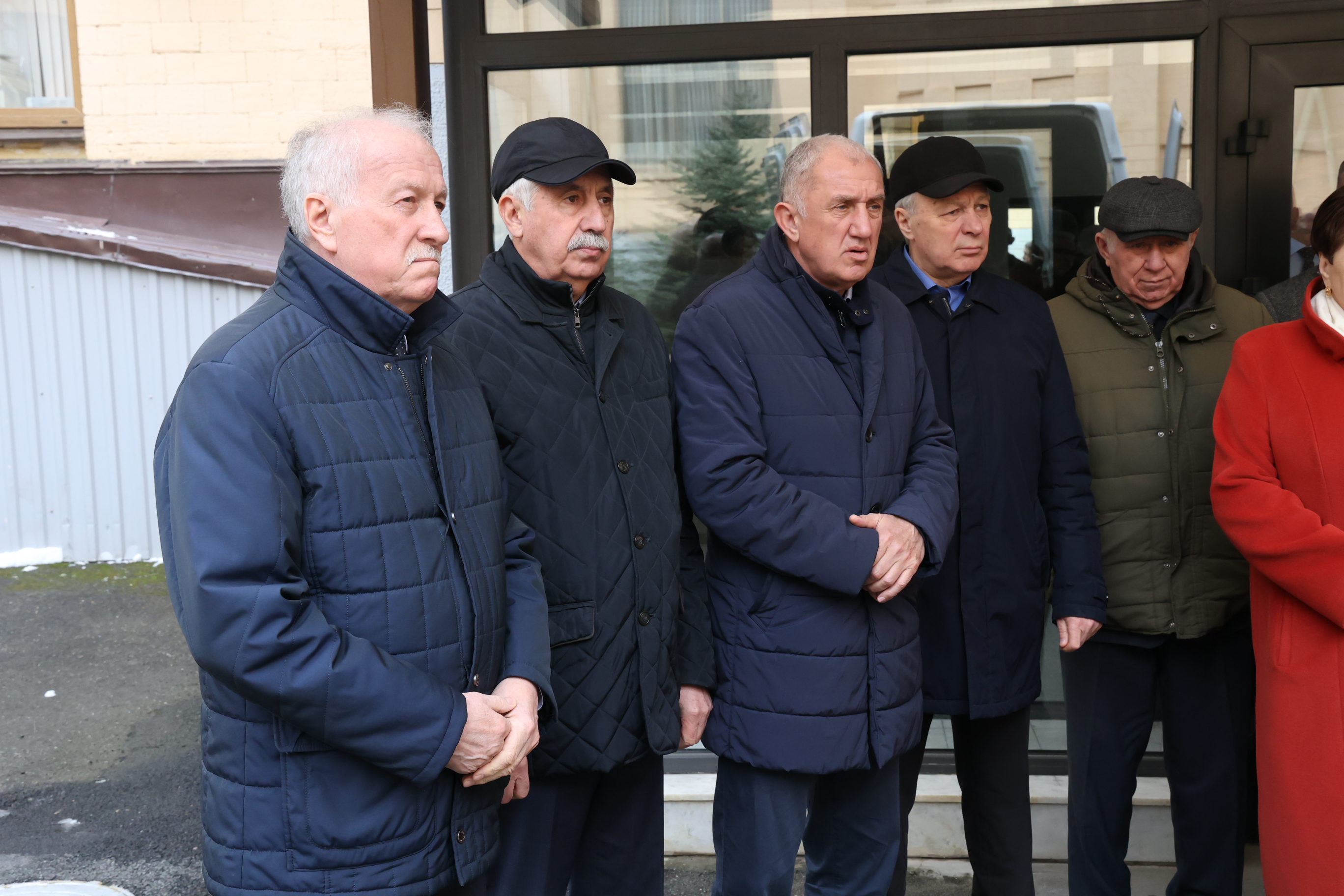 Депутаты краевой Думы передали гуманитарный груз  бойцам на передовую