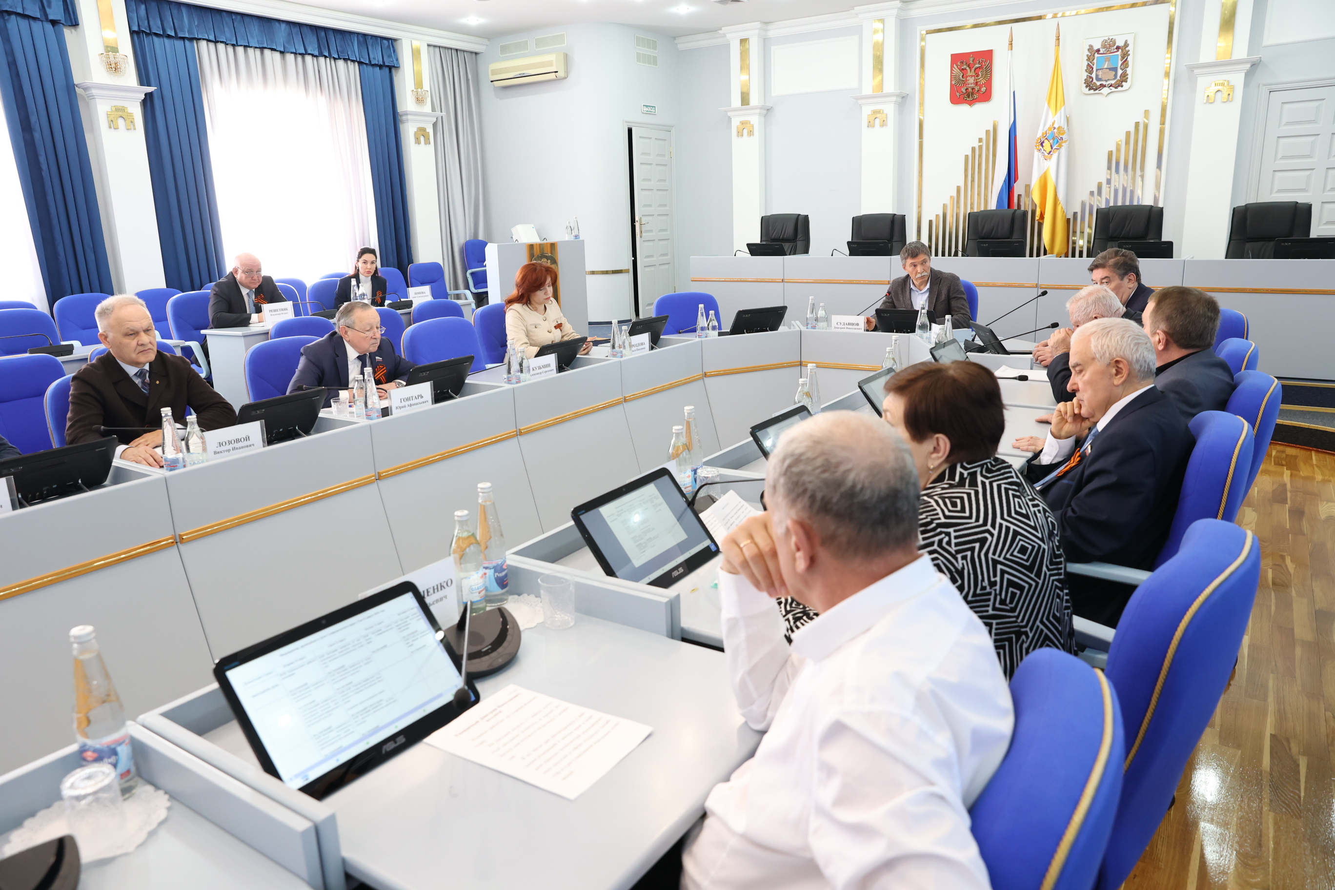 В краевой Думе продолжается подготовка законопроектов для включения в повестку мартовского заседания