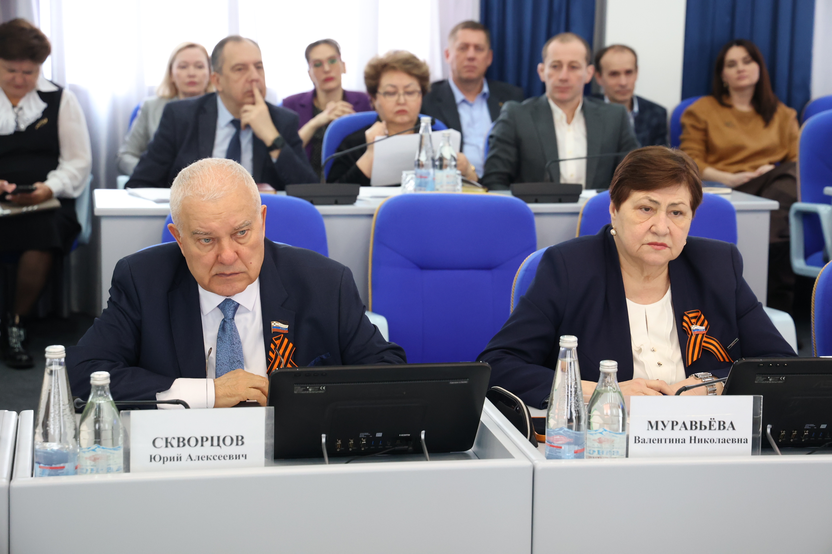 В краевой Думе продолжается подготовка законопроектов для очередного заседания
