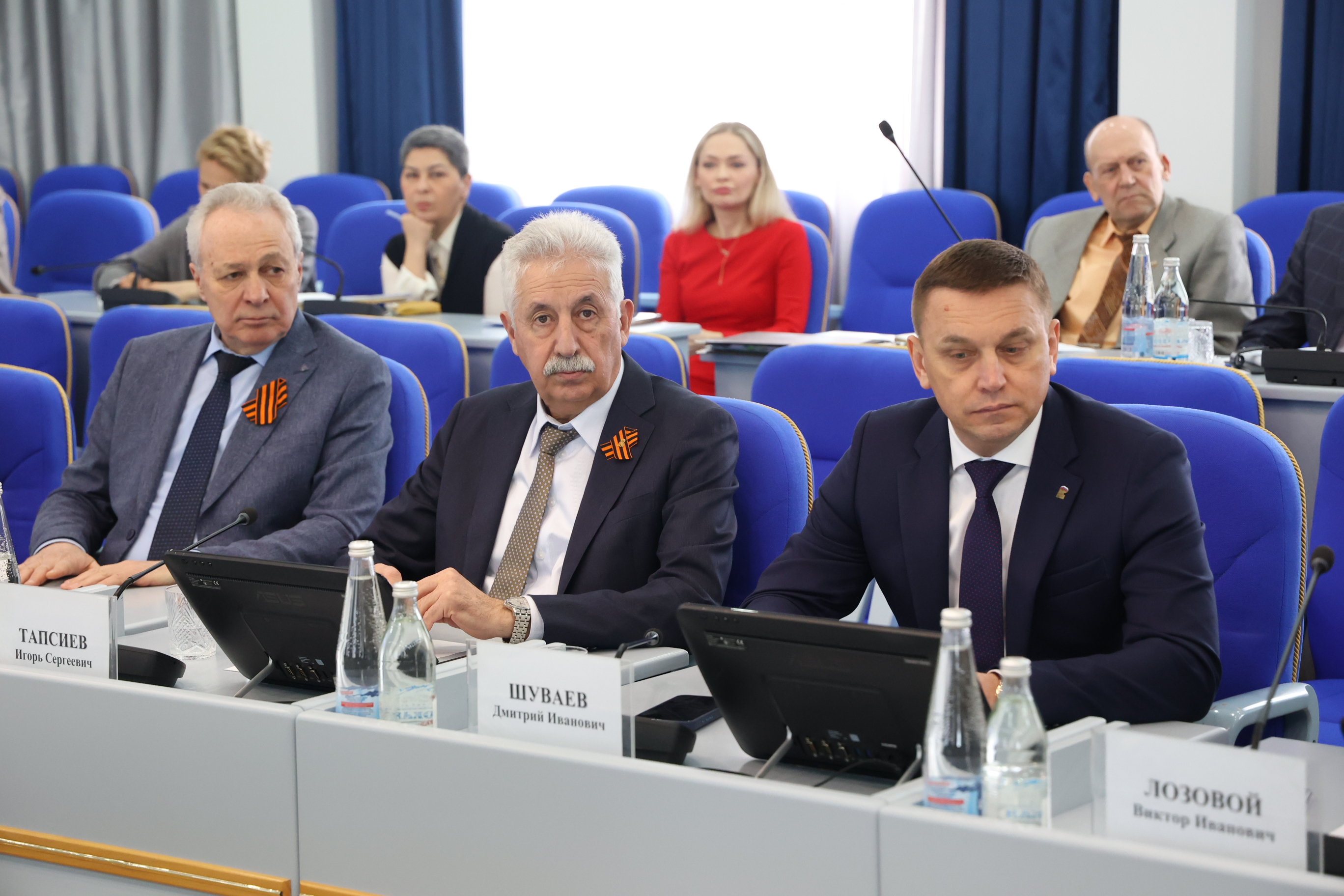 В краевой Думе продолжается подготовка законопроектов для очередного заседания