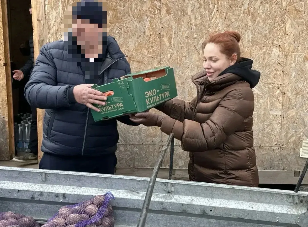 Военнослужащим, находящимся на лечении в военно-полевом  госпитале в ЛНР, передали гуманитарную помощь