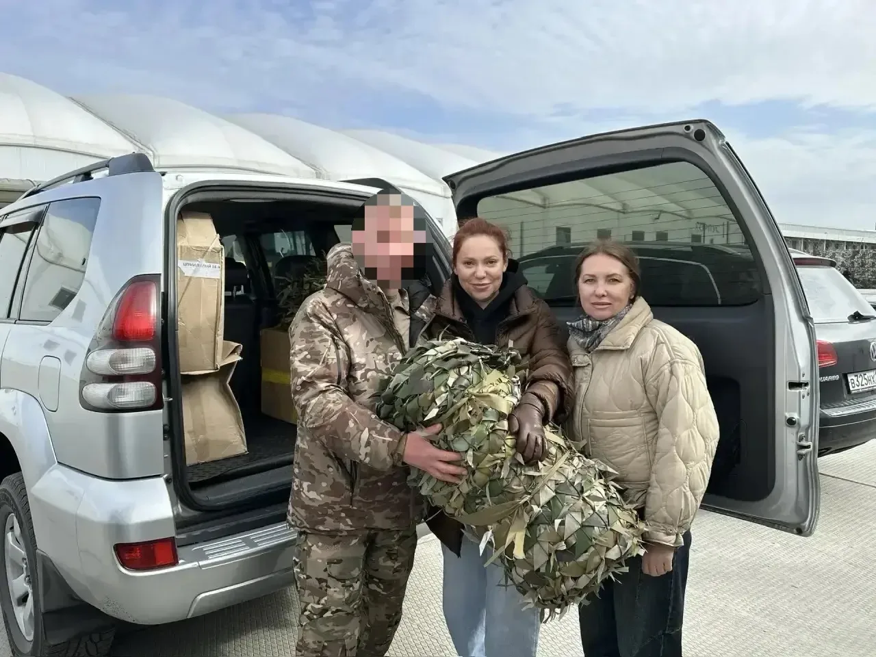 Военнослужащим, находящимся на лечении в военно-полевом  госпитале в ЛНР, передали гуманитарную помощь
