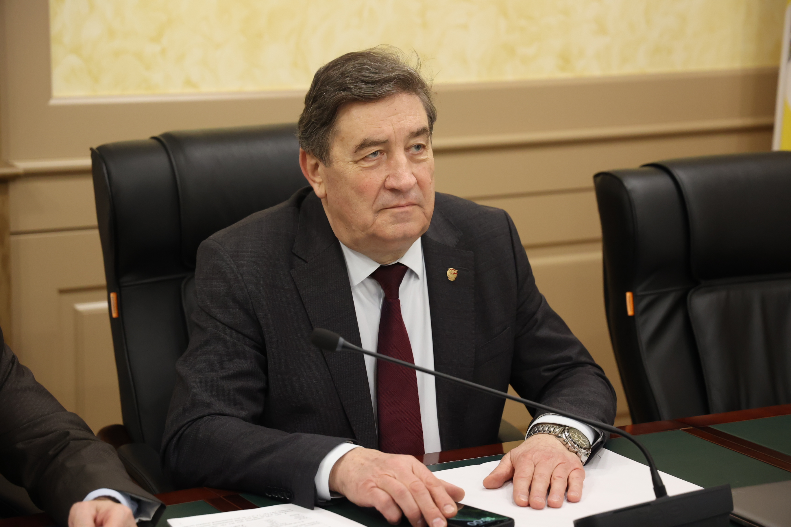 Меры законодательного обеспечения планирования ТЭК рассмотрены на круглом столе в Госдуме