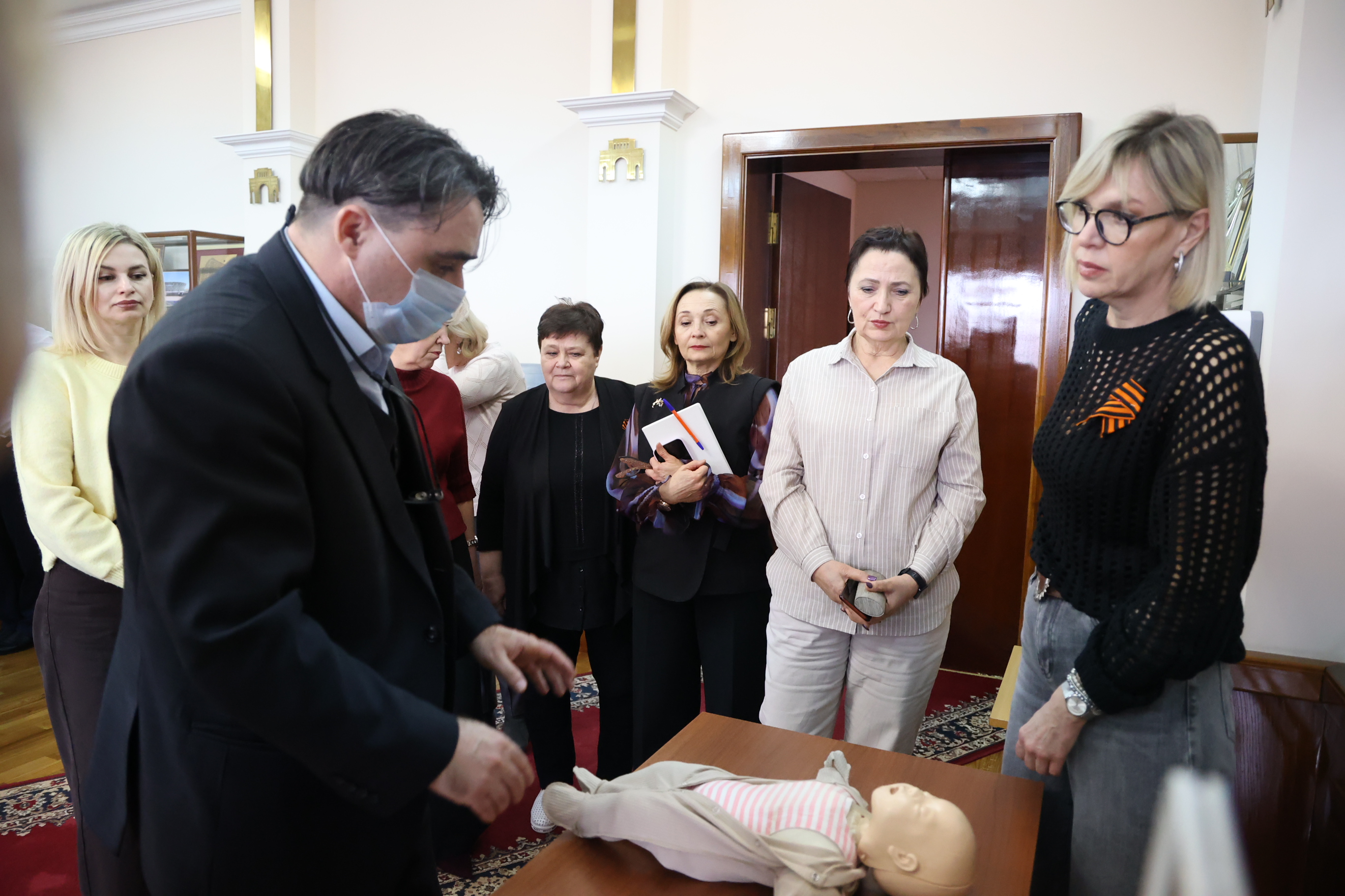 Депутатов и сотрудников аппарата Думы Ставрополья научили оказанию первой помощи