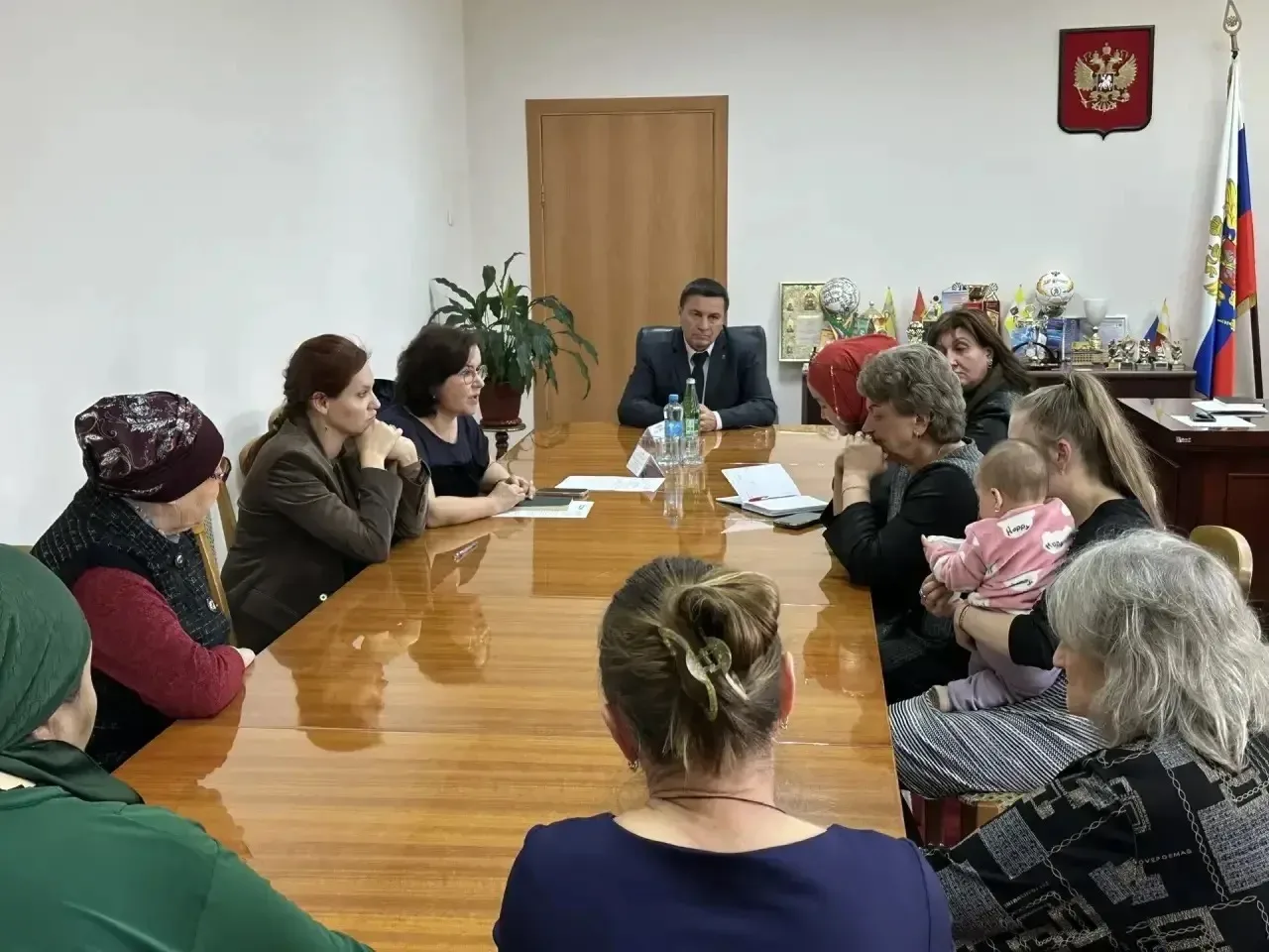 В центре внимания – проблемы земляков: Ольга Дроздова совершила рабочую поездку в Туркменский округ