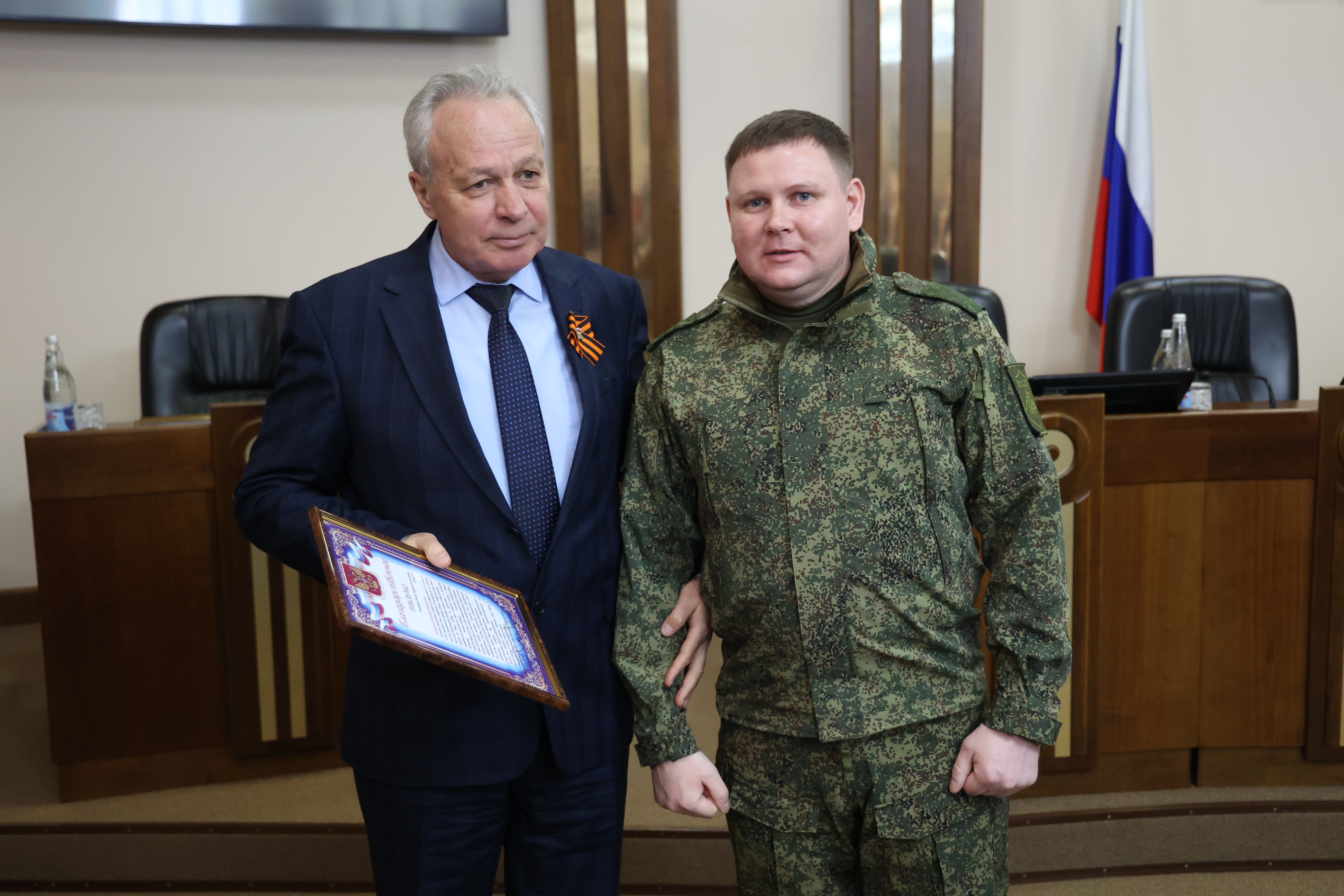 Краевым депутатам вручены благодарственные письма за поддержку военнослужащих
