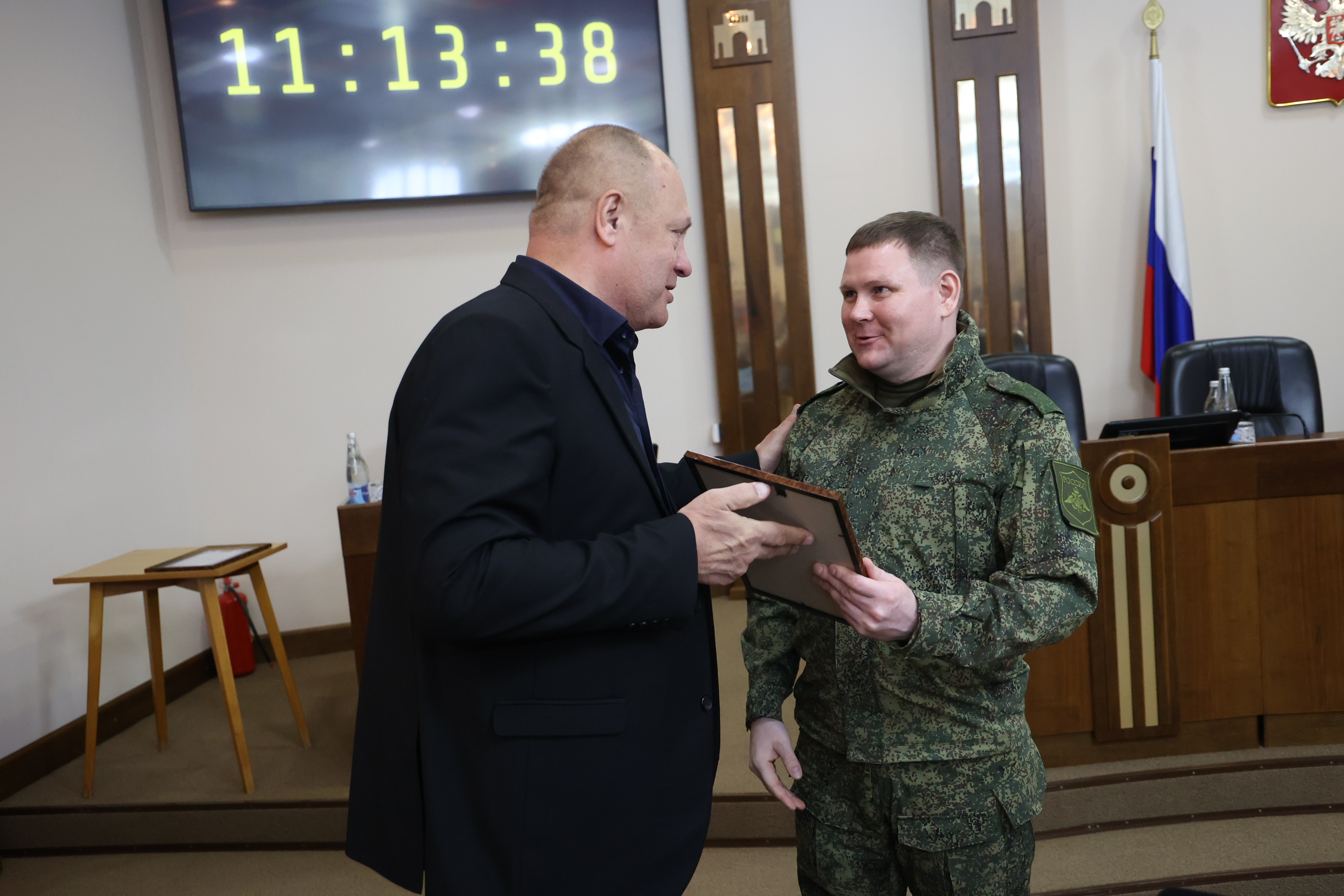 Краевым депутатам вручены благодарственные письма за поддержку военнослужащих