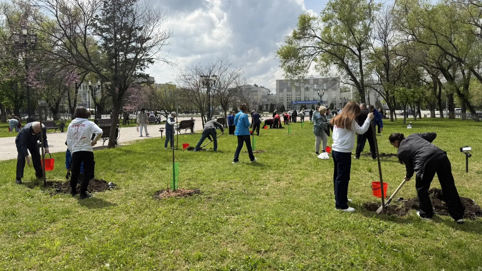 Владимир Шевченко поздравил с 30-летием Думу города Невинномысска