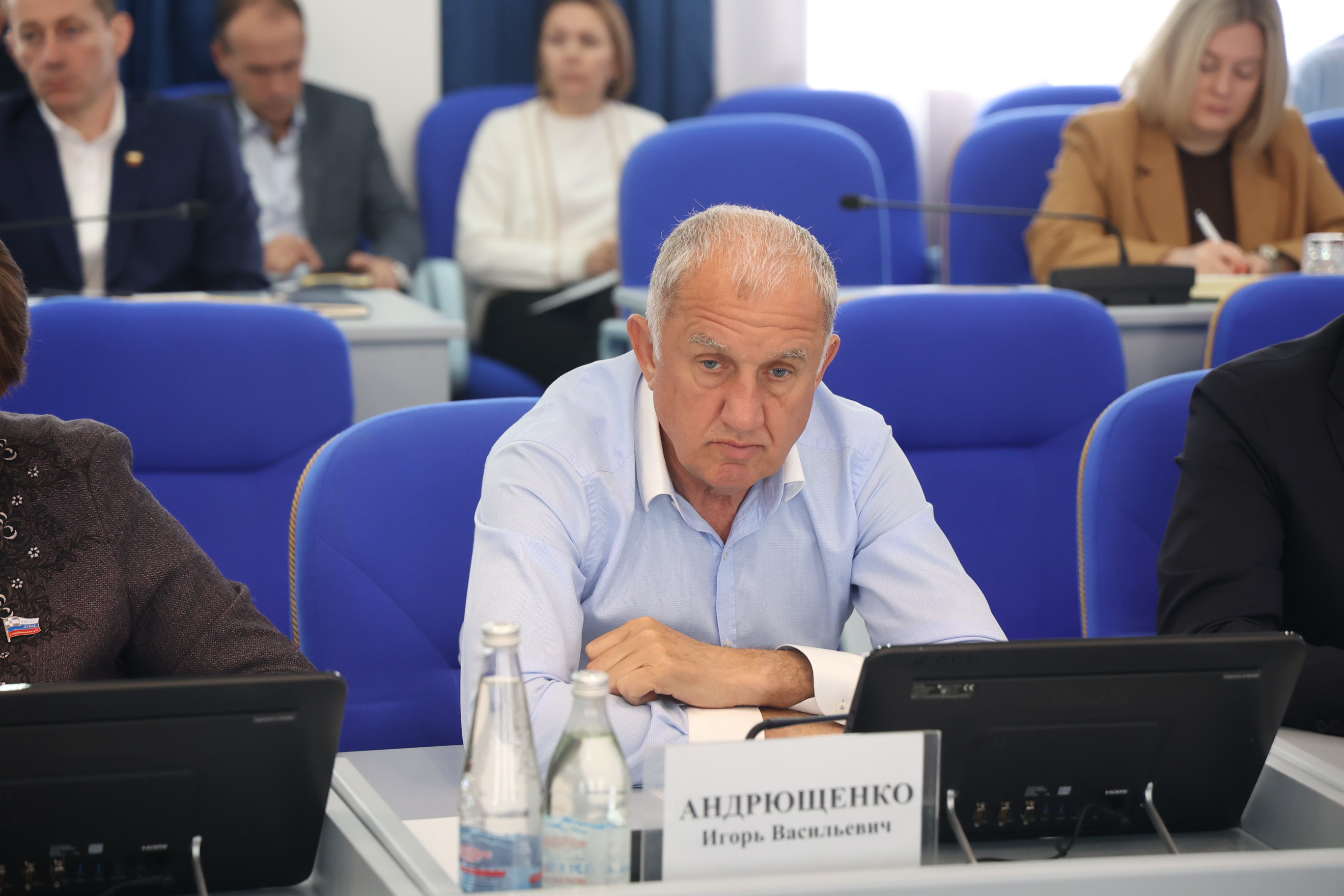 В Думе Ставрополья продолжается подготовка законопроектов для рассмотрения на майском заседании