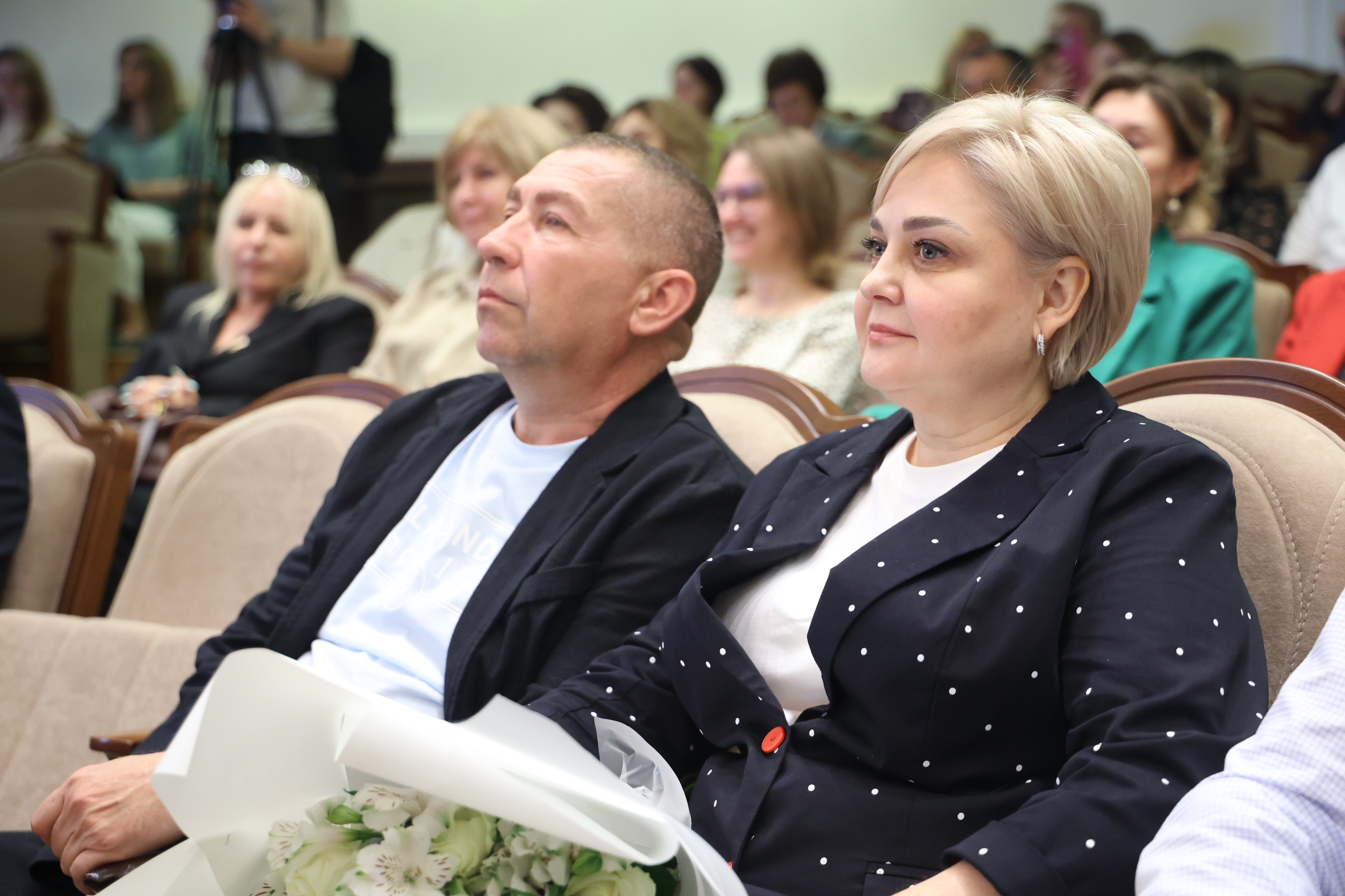 Краевые депутаты поздравили предпринимателей с профессиональным праздником